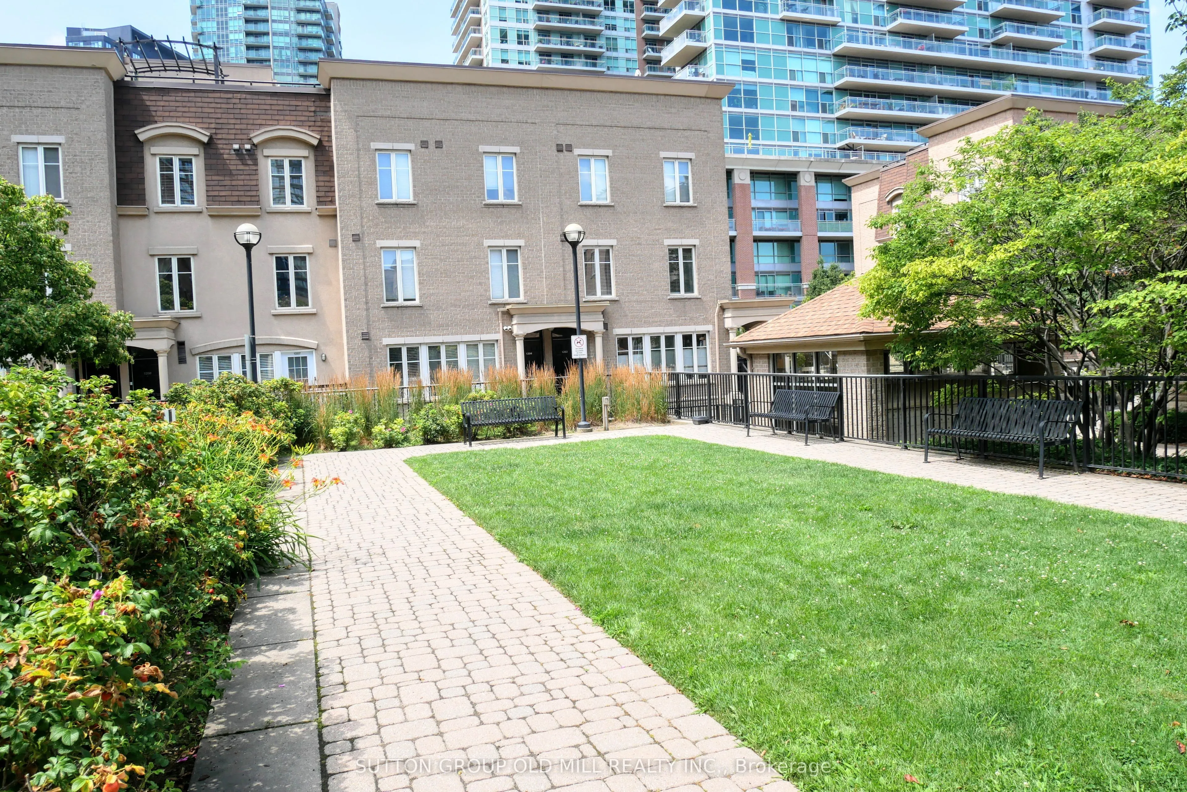 26 Western Battery Road, #206