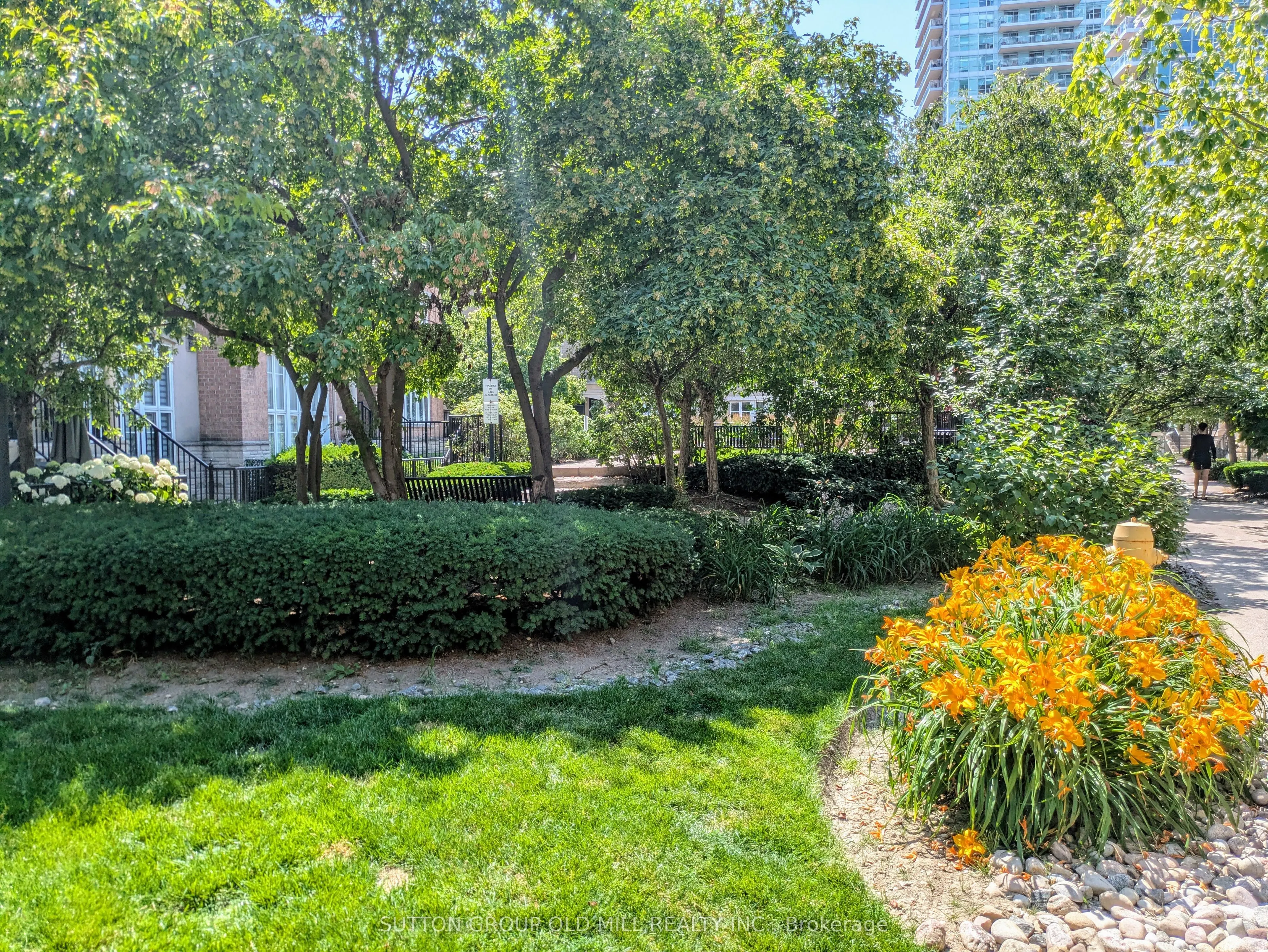 26 Western Battery Road, #206
