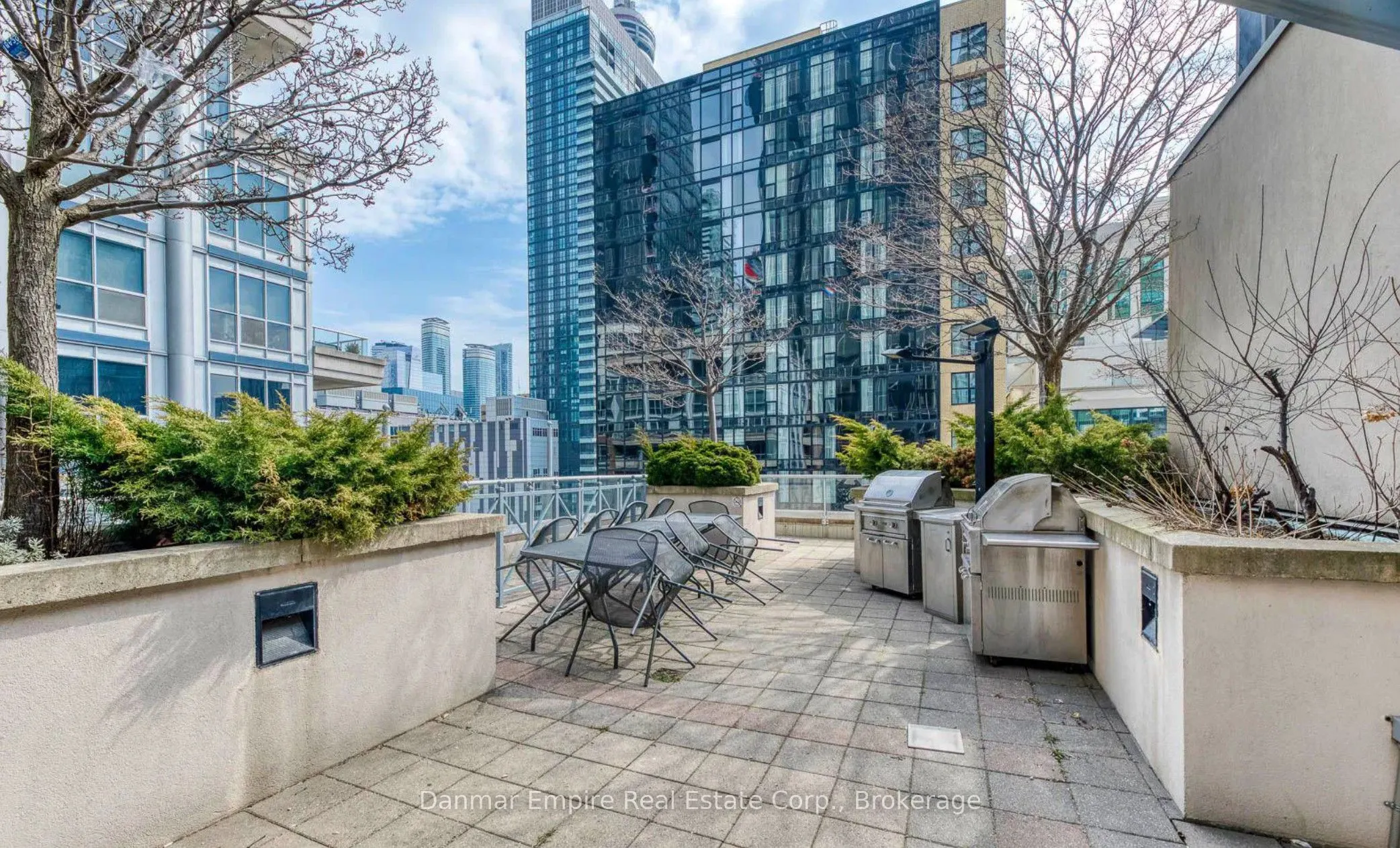 250 Wellington Street W, #1242