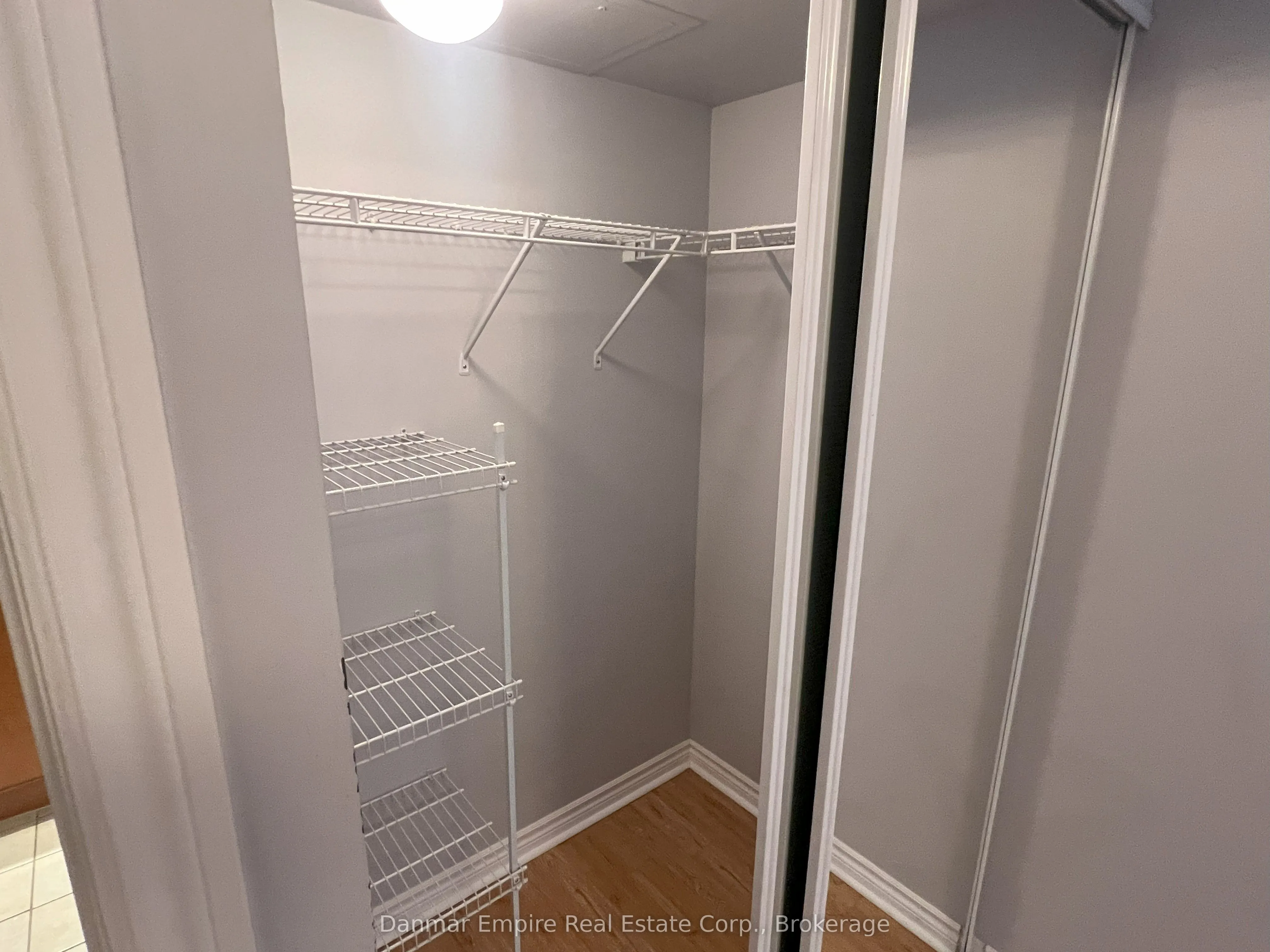 250 Wellington Street W, #1242