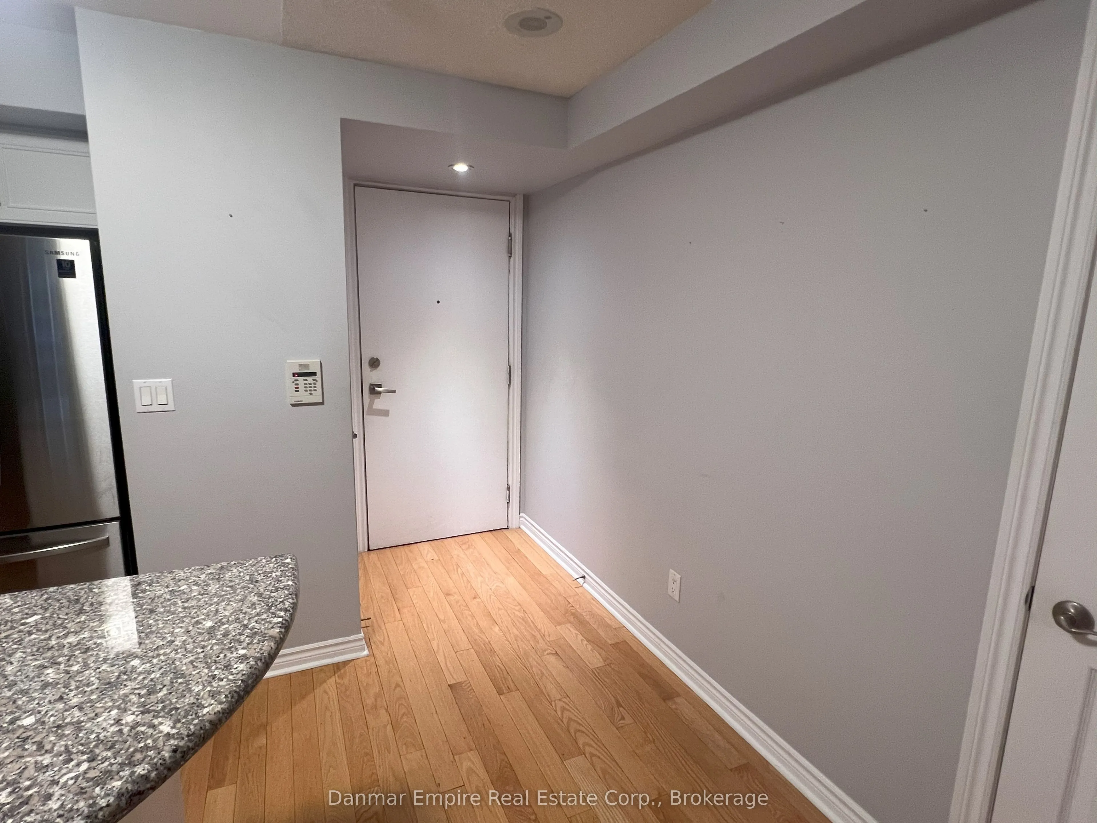 250 Wellington Street W, #1242