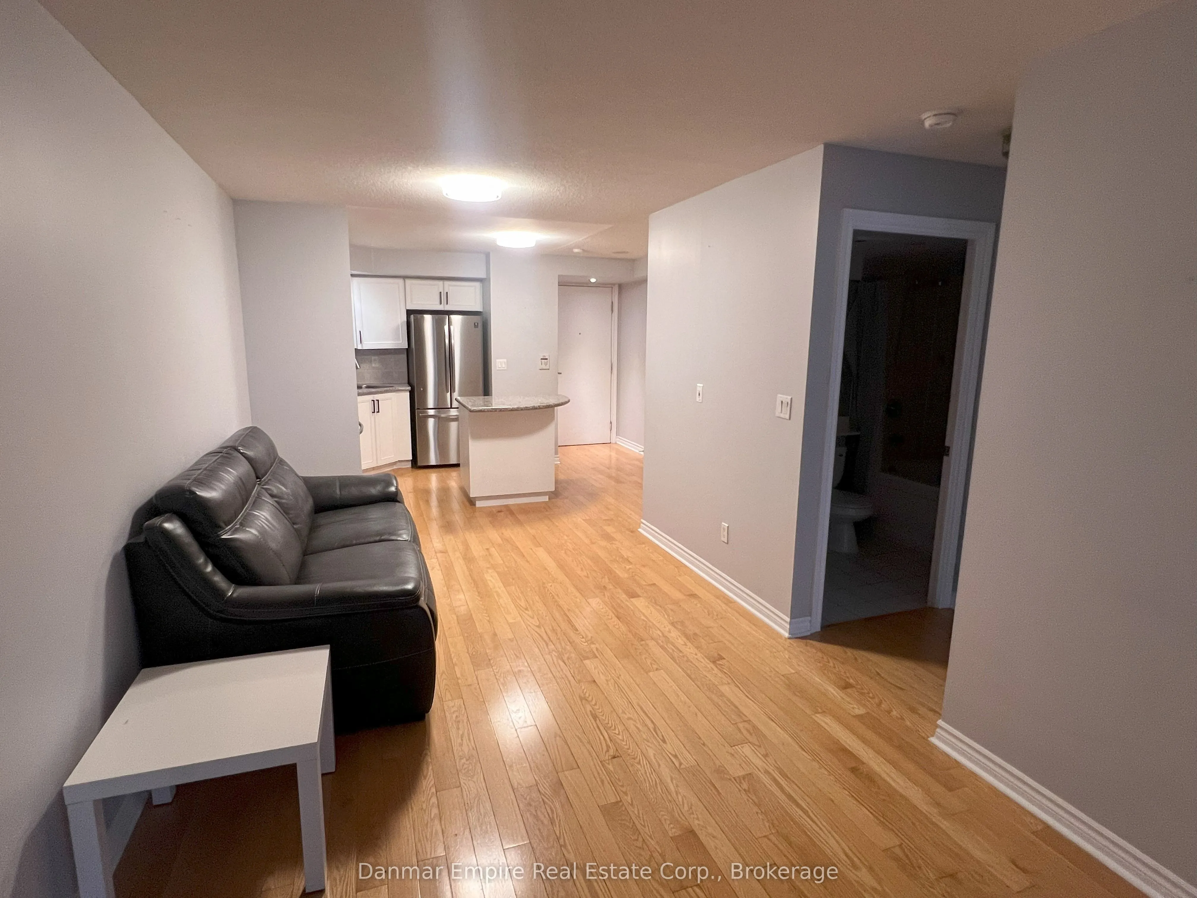 250 Wellington Street W, #1242