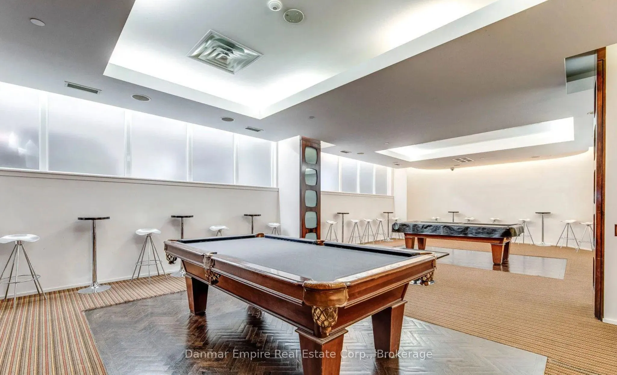 250 Wellington Street W, #1242