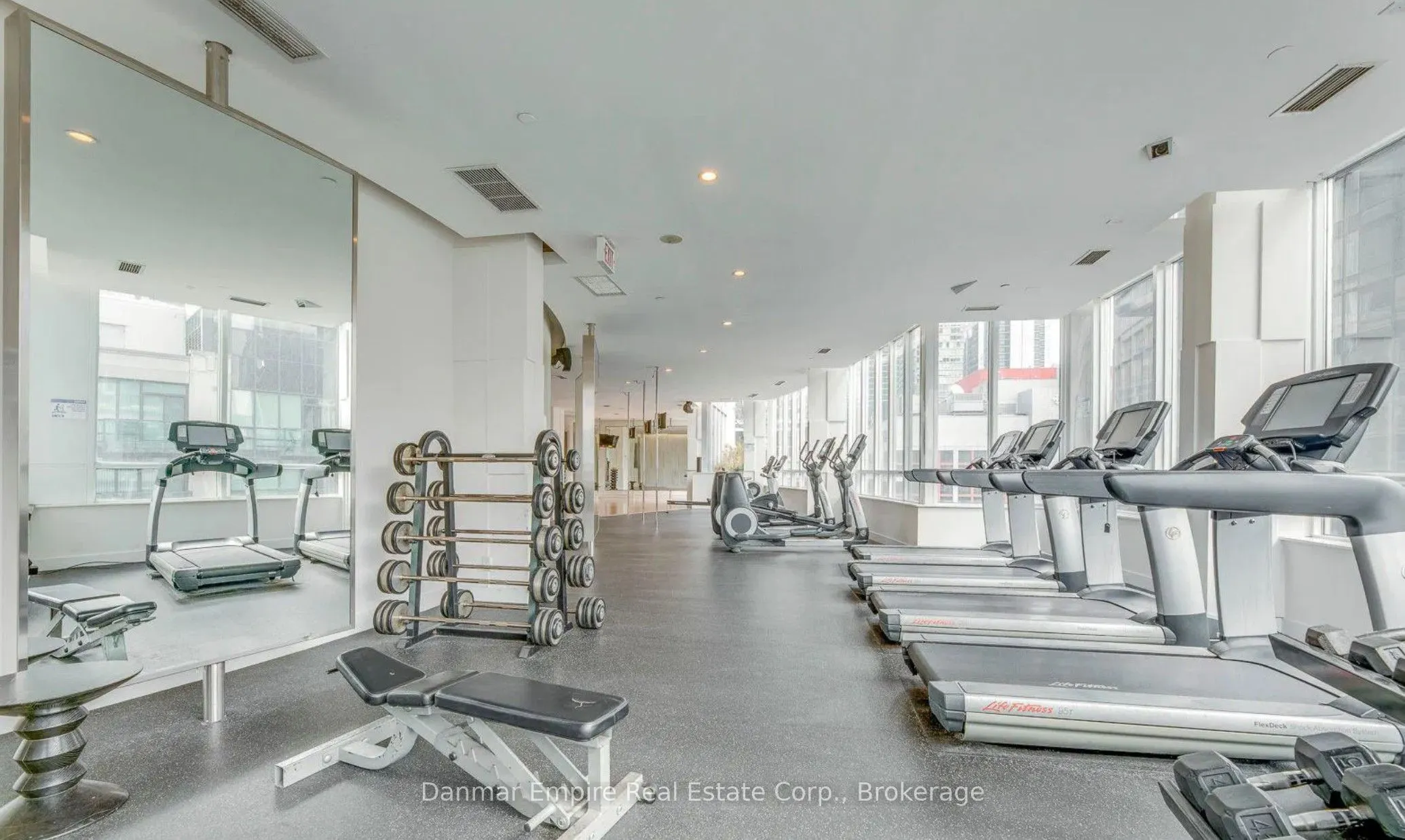 250 Wellington Street W, #1242