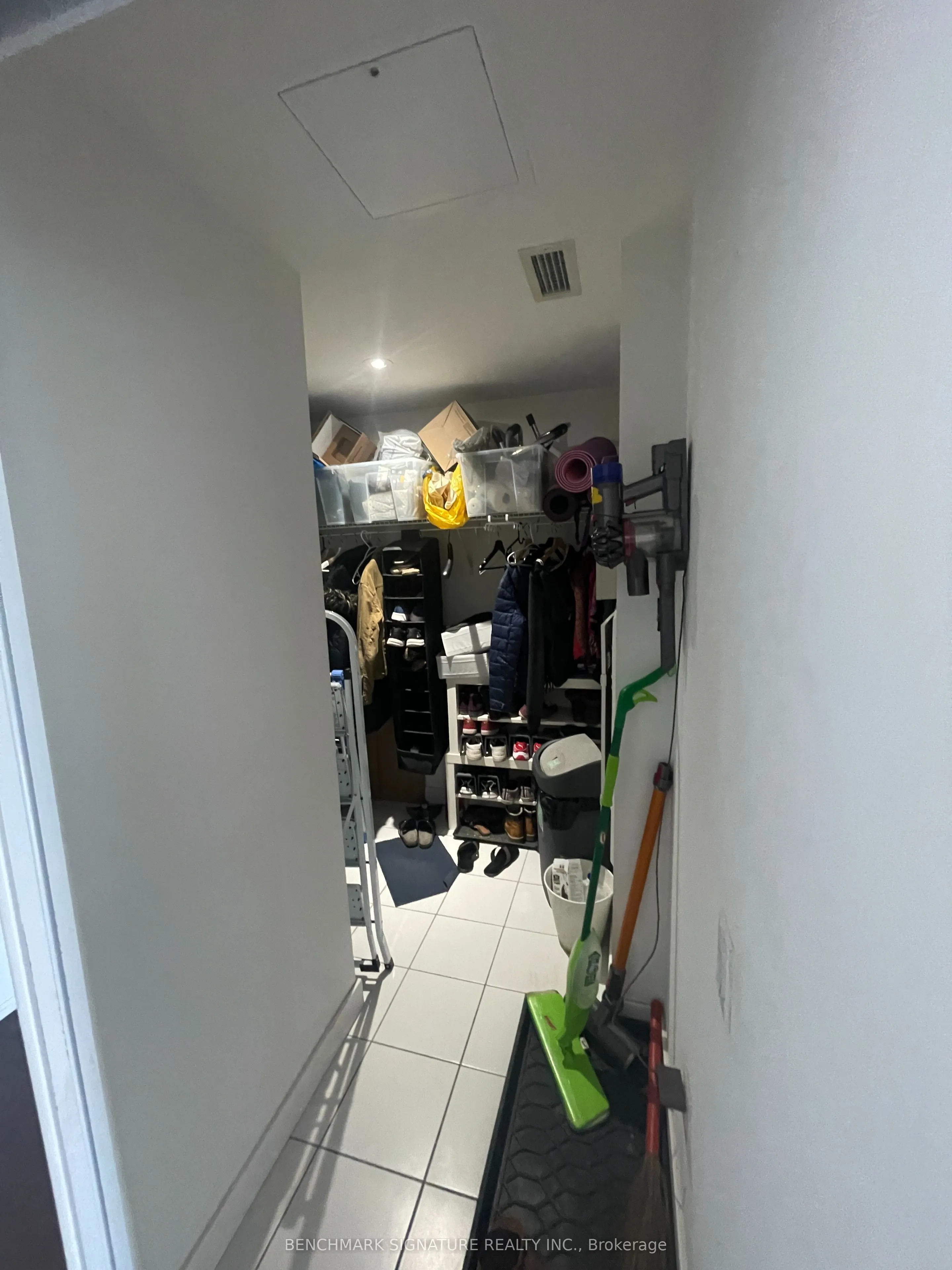 121 Mcmahon Drive, #2701
