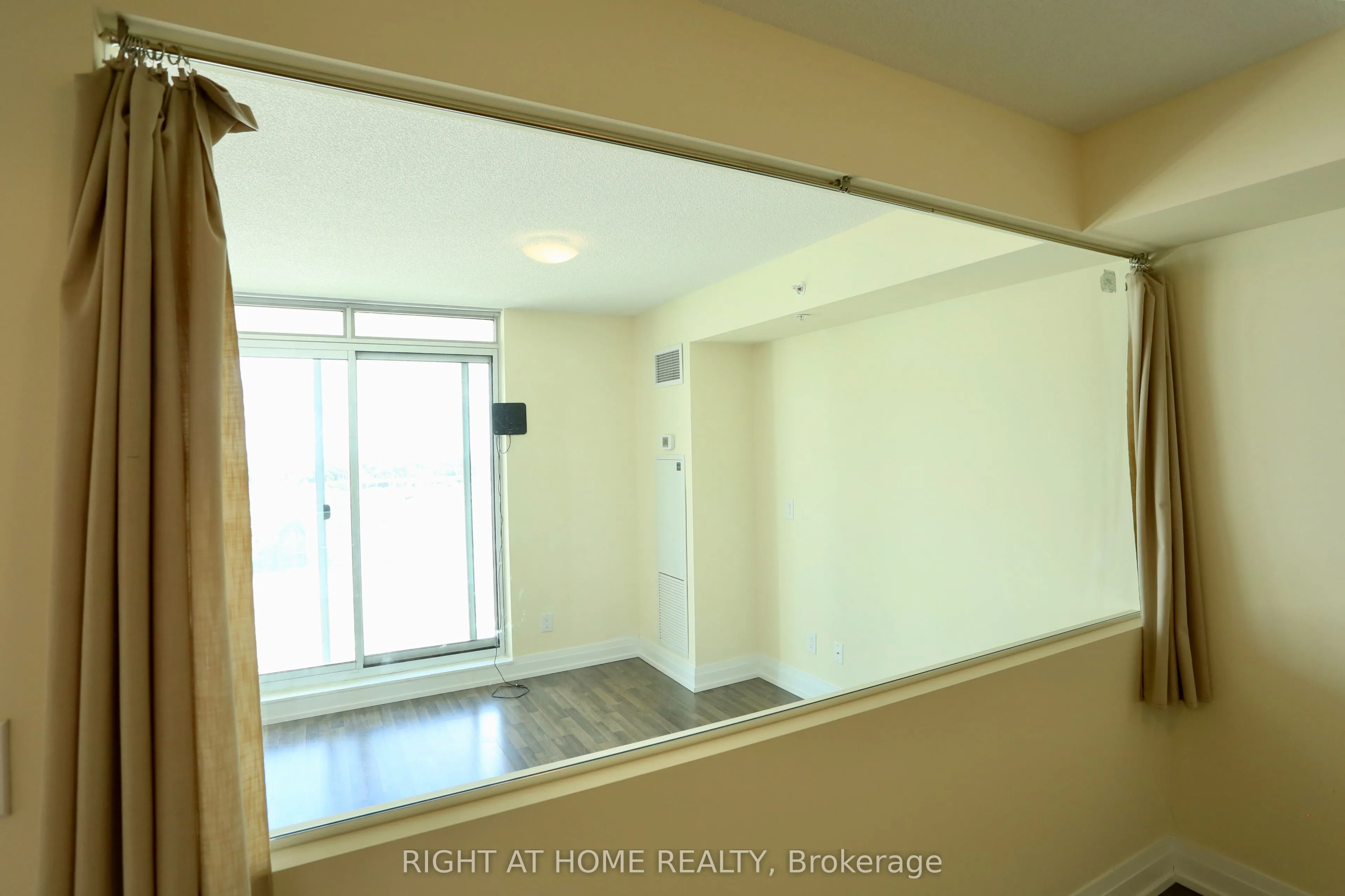 555 Wilson Avenue, #1208E