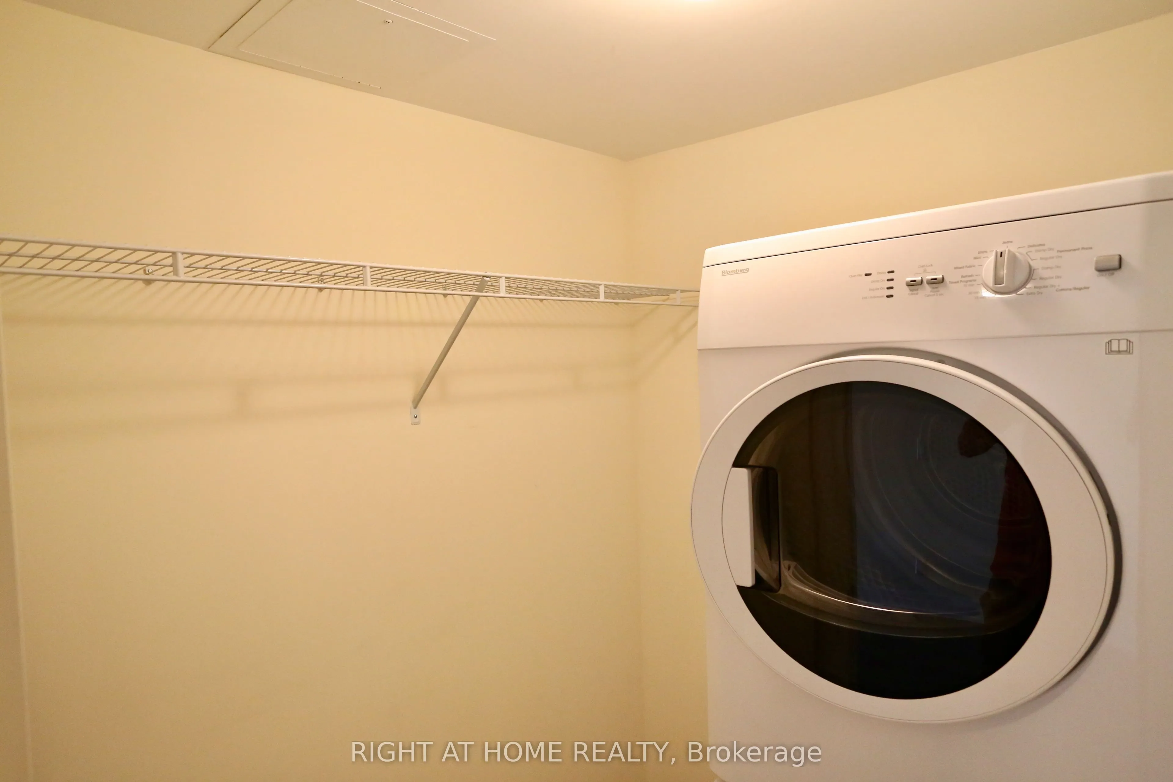 555 Wilson Avenue, #1208E