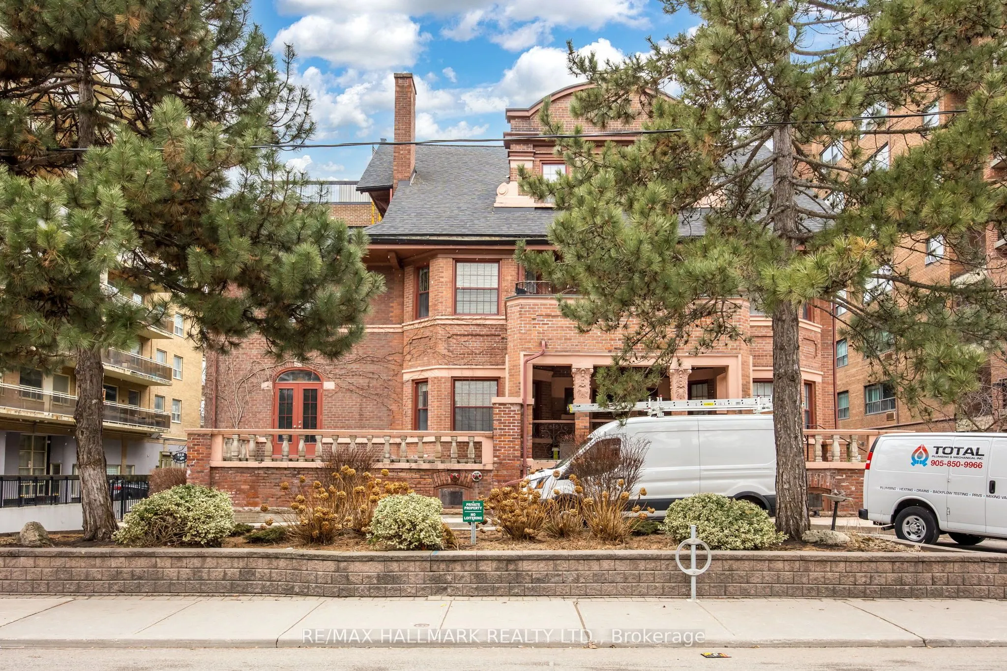 212 St George Street, #203