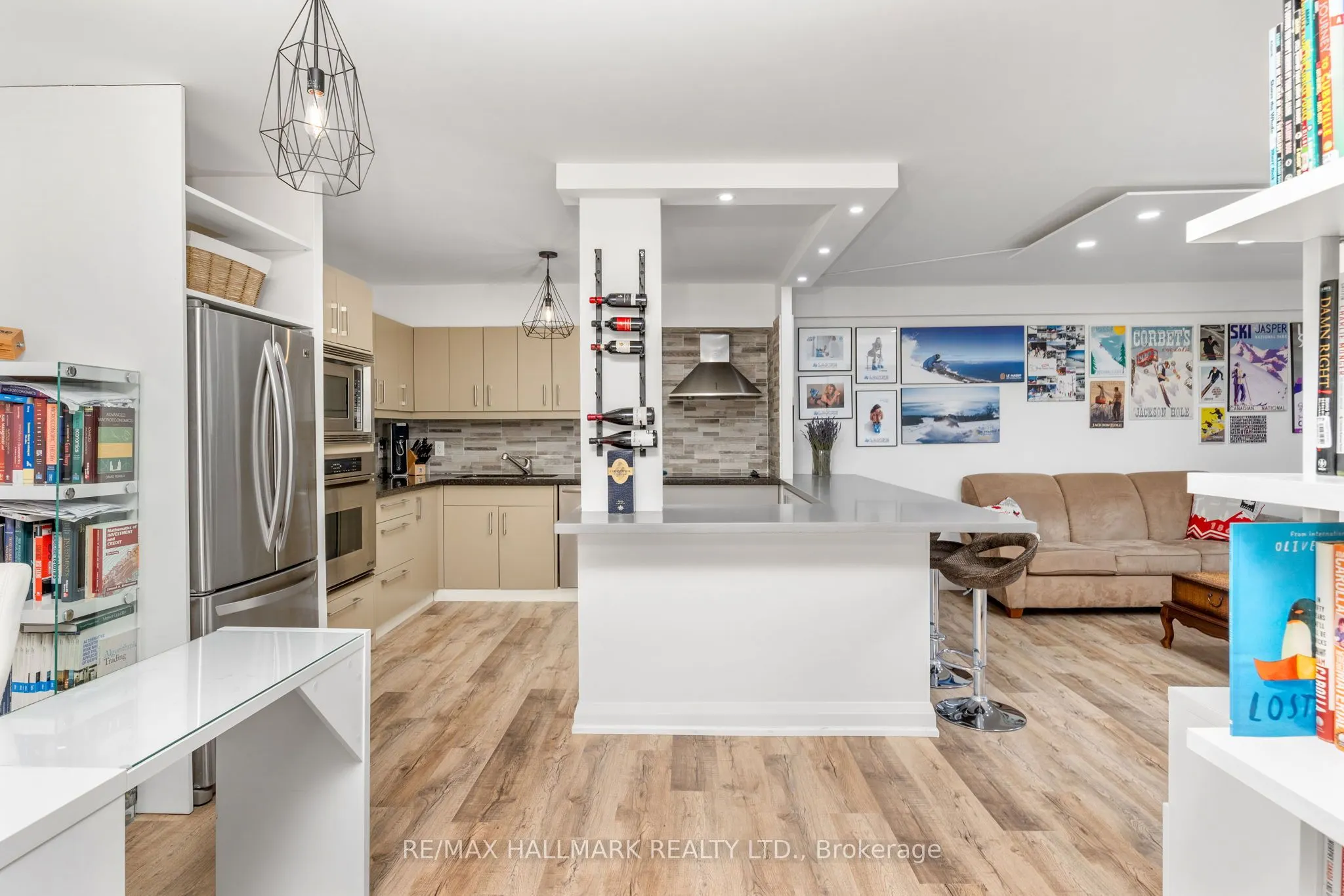 212 St George Street, #203