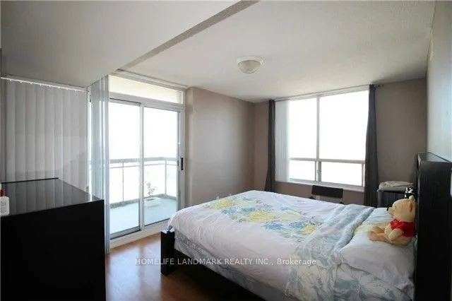 18 Parkview Avenue, #2112