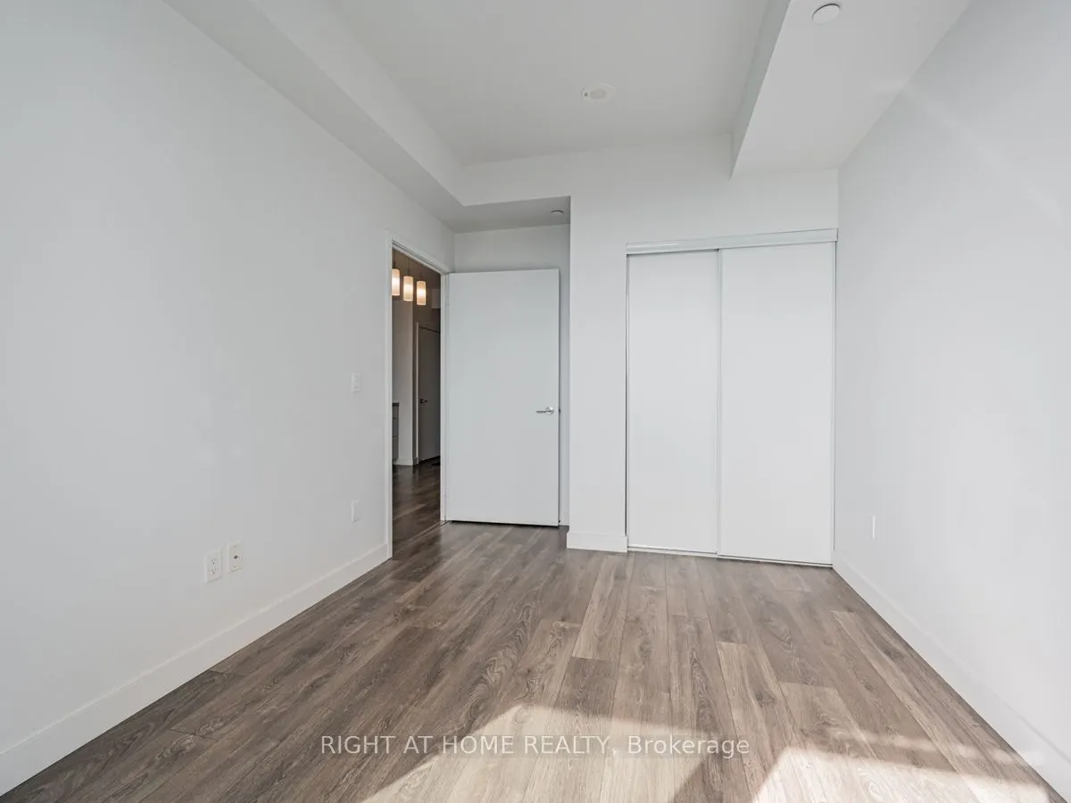 8 Eglinton Avenue E, #3809