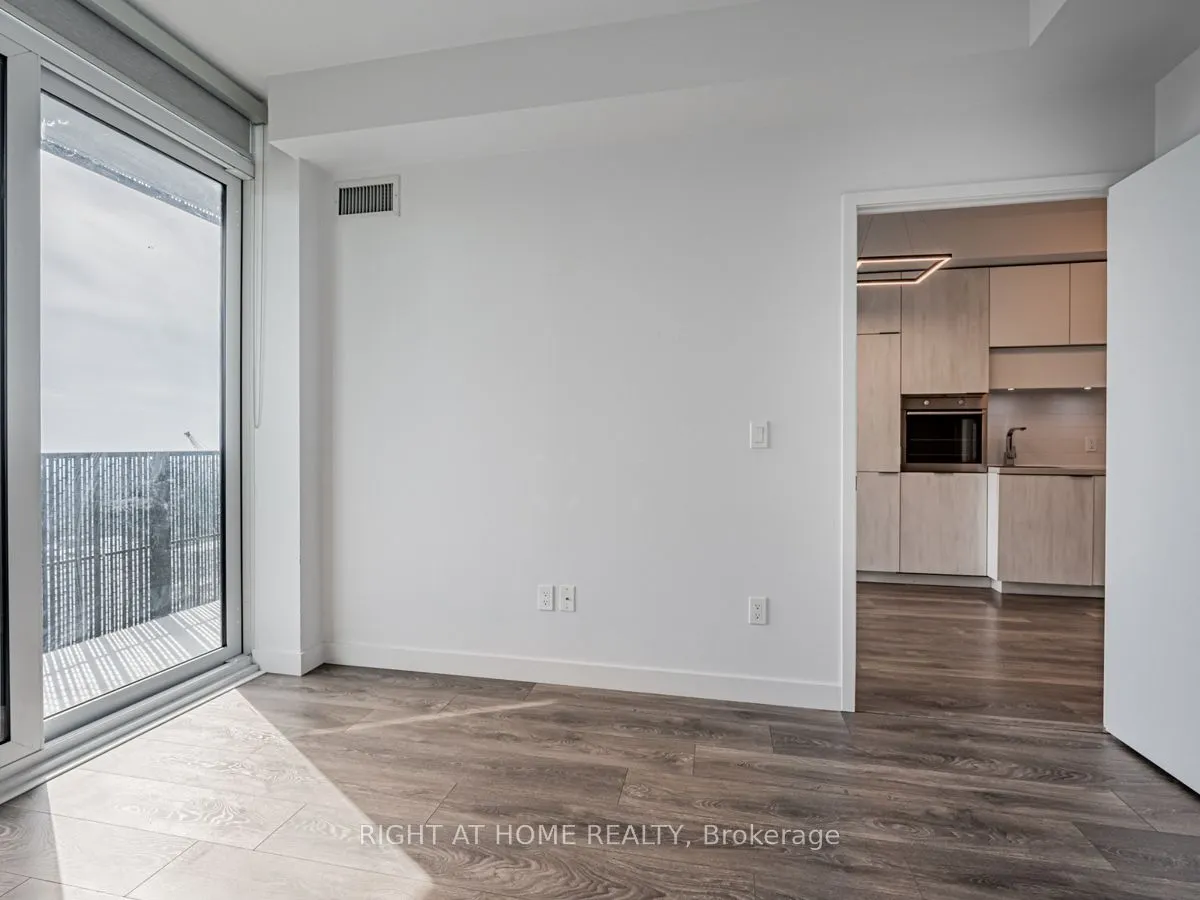 8 Eglinton Avenue E, #3809
