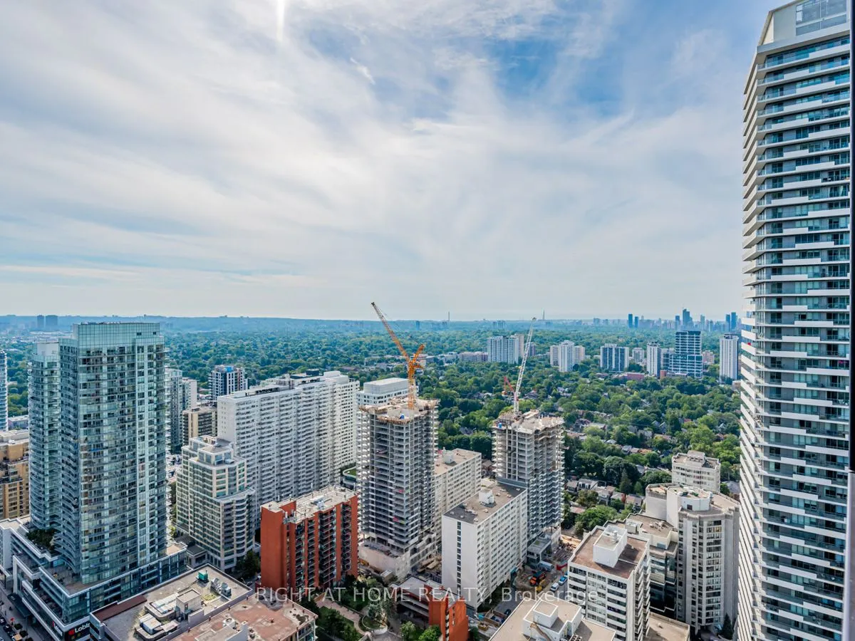 8 Eglinton Avenue E, #3809