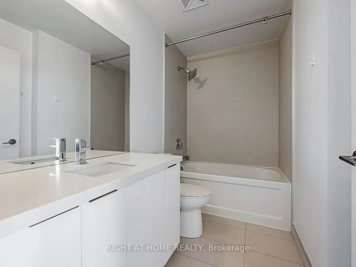 8 Eglinton Avenue E, #3809