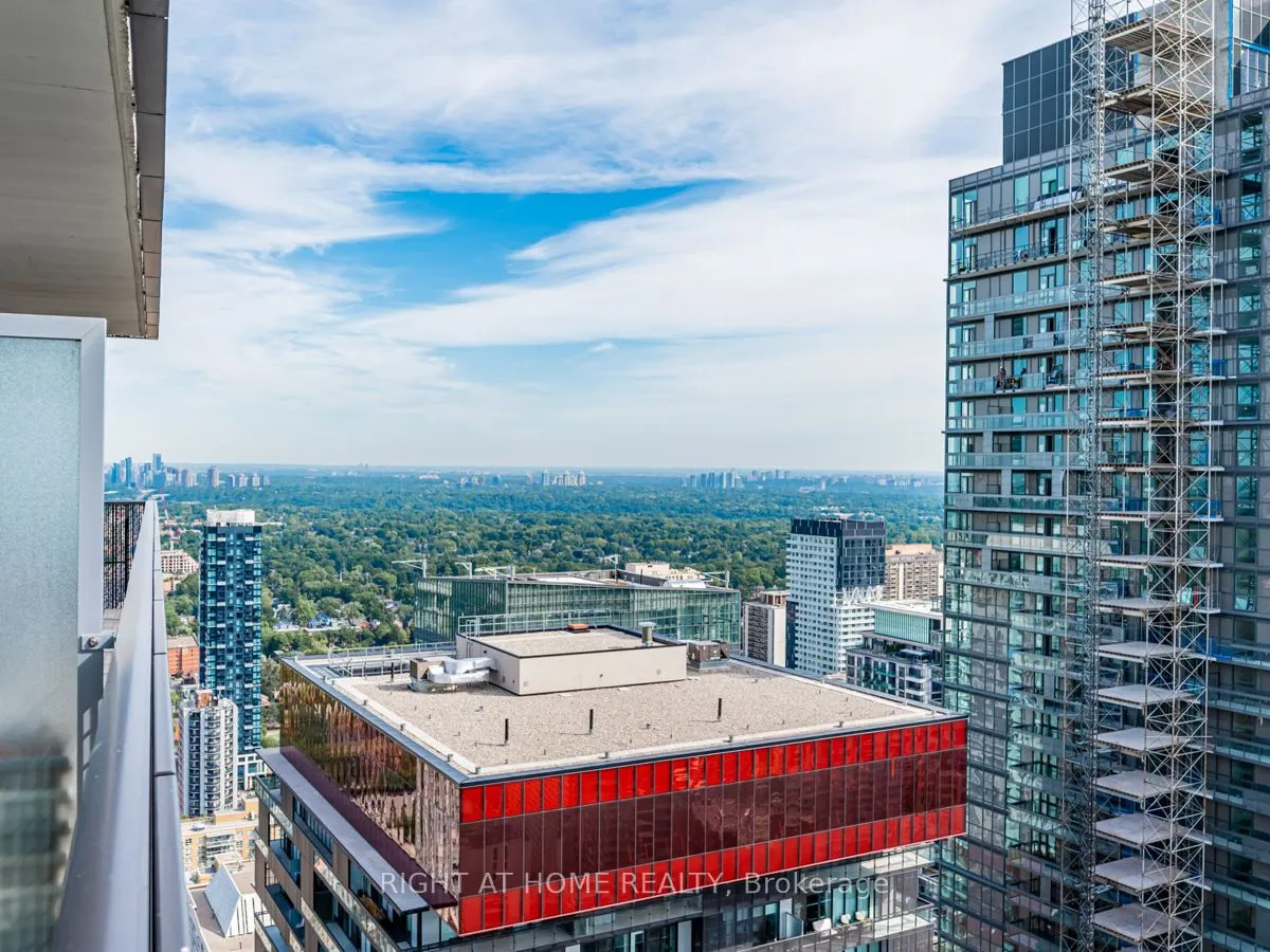 8 Eglinton Avenue E, #3809