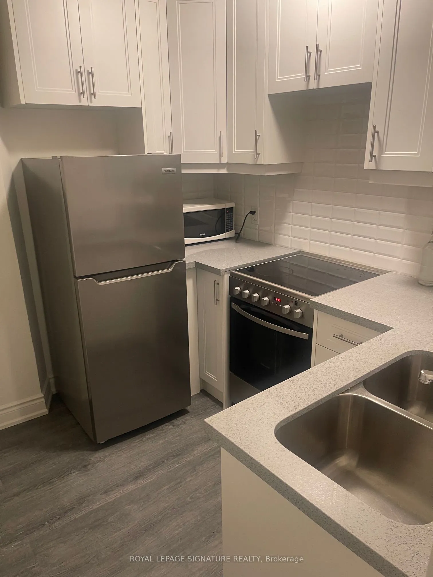 394 Dovercourt Road, #24