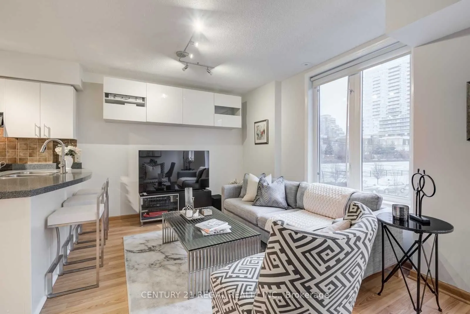 26 Douro Street, #329