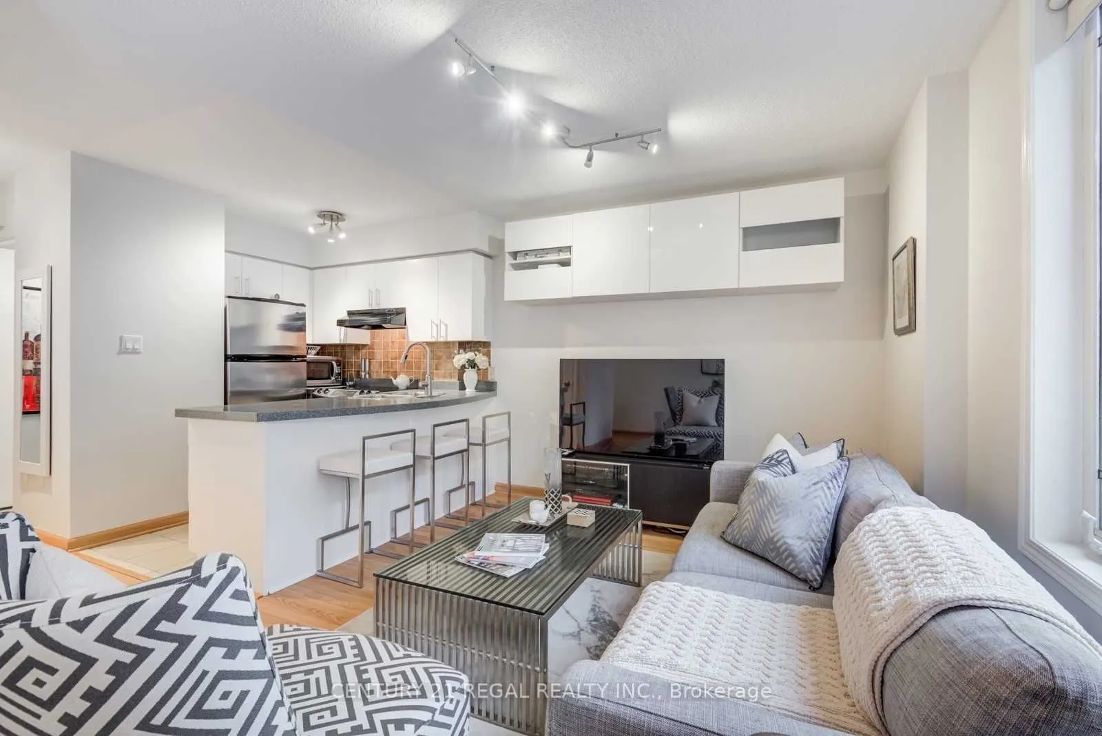 26 Douro Street, #329