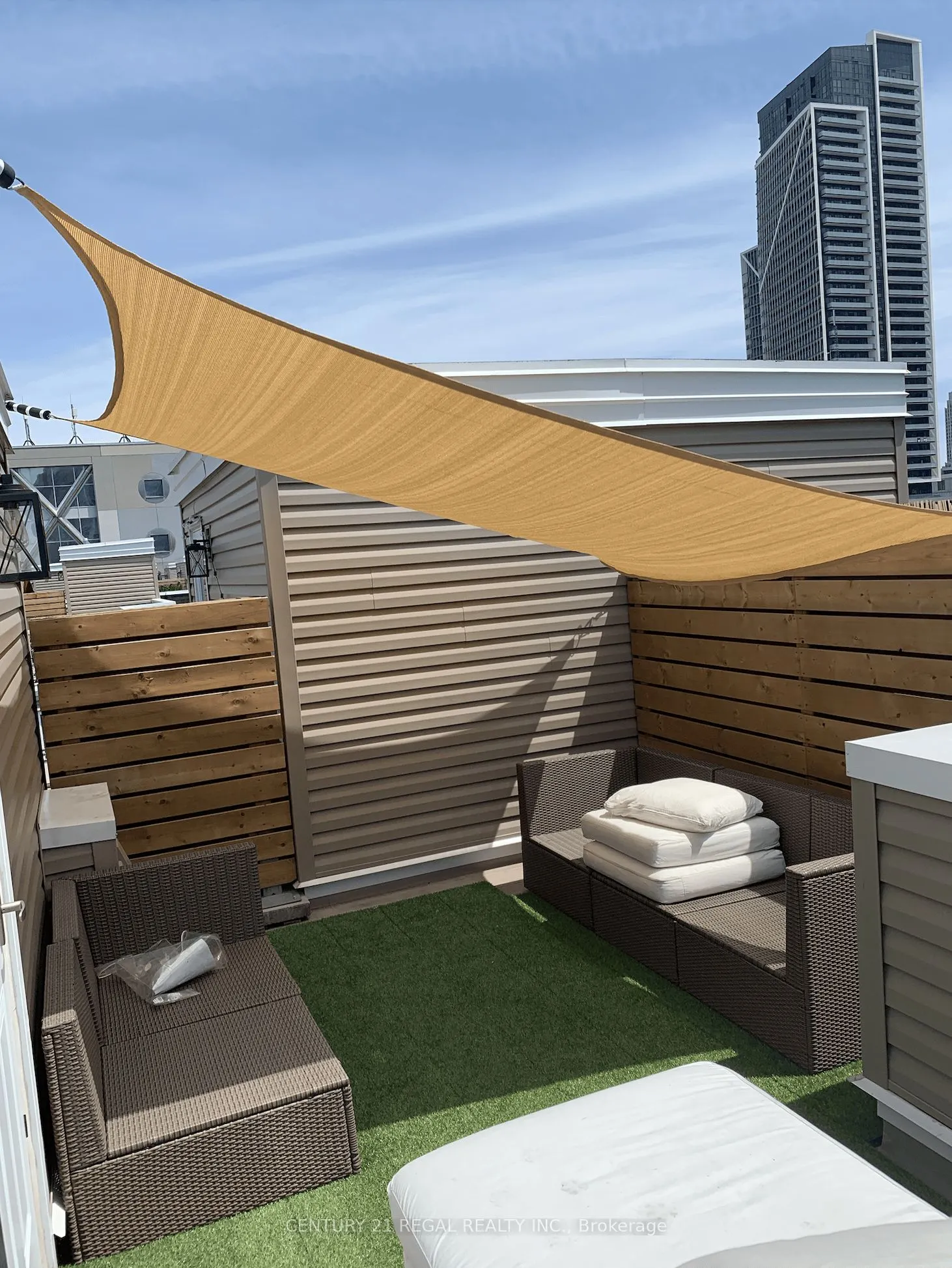 26 Douro Street, #329