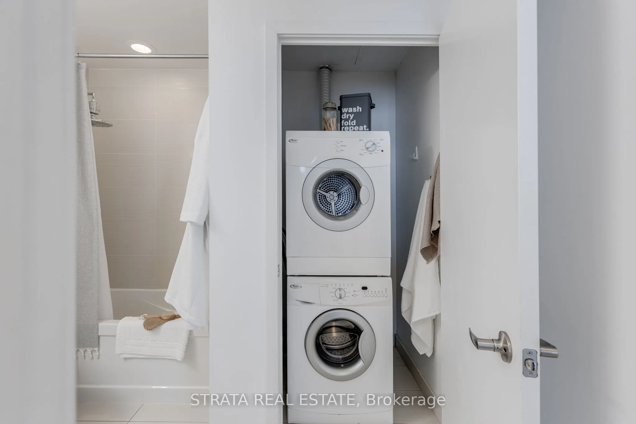 58 Orchard View Boulevard, #1006