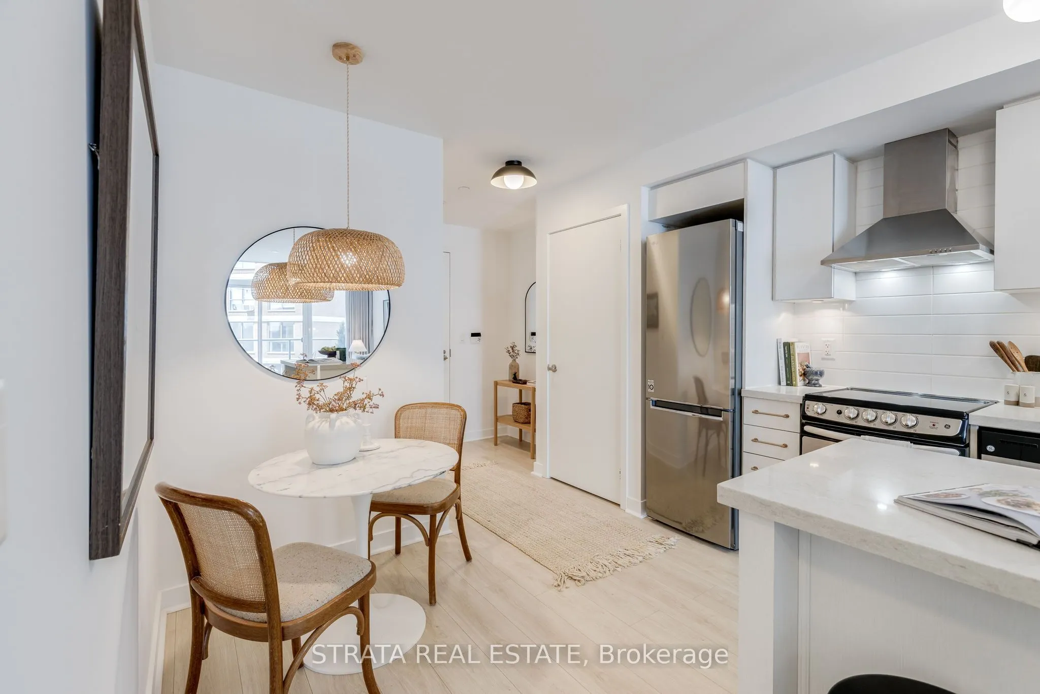 58 Orchard View Boulevard, #1006