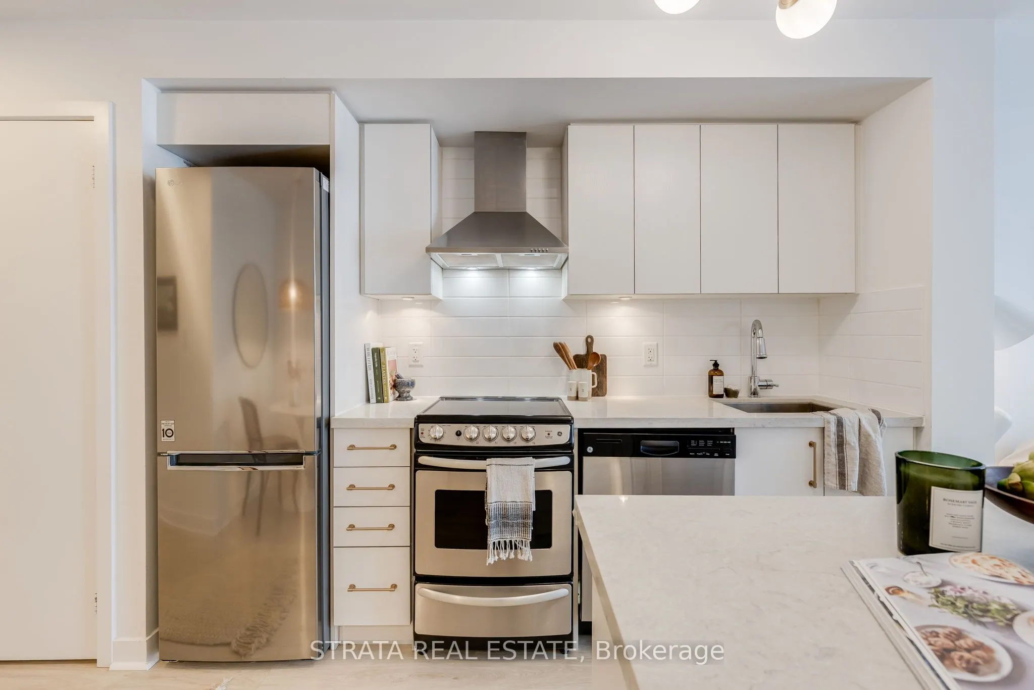 58 Orchard View Boulevard, #1006