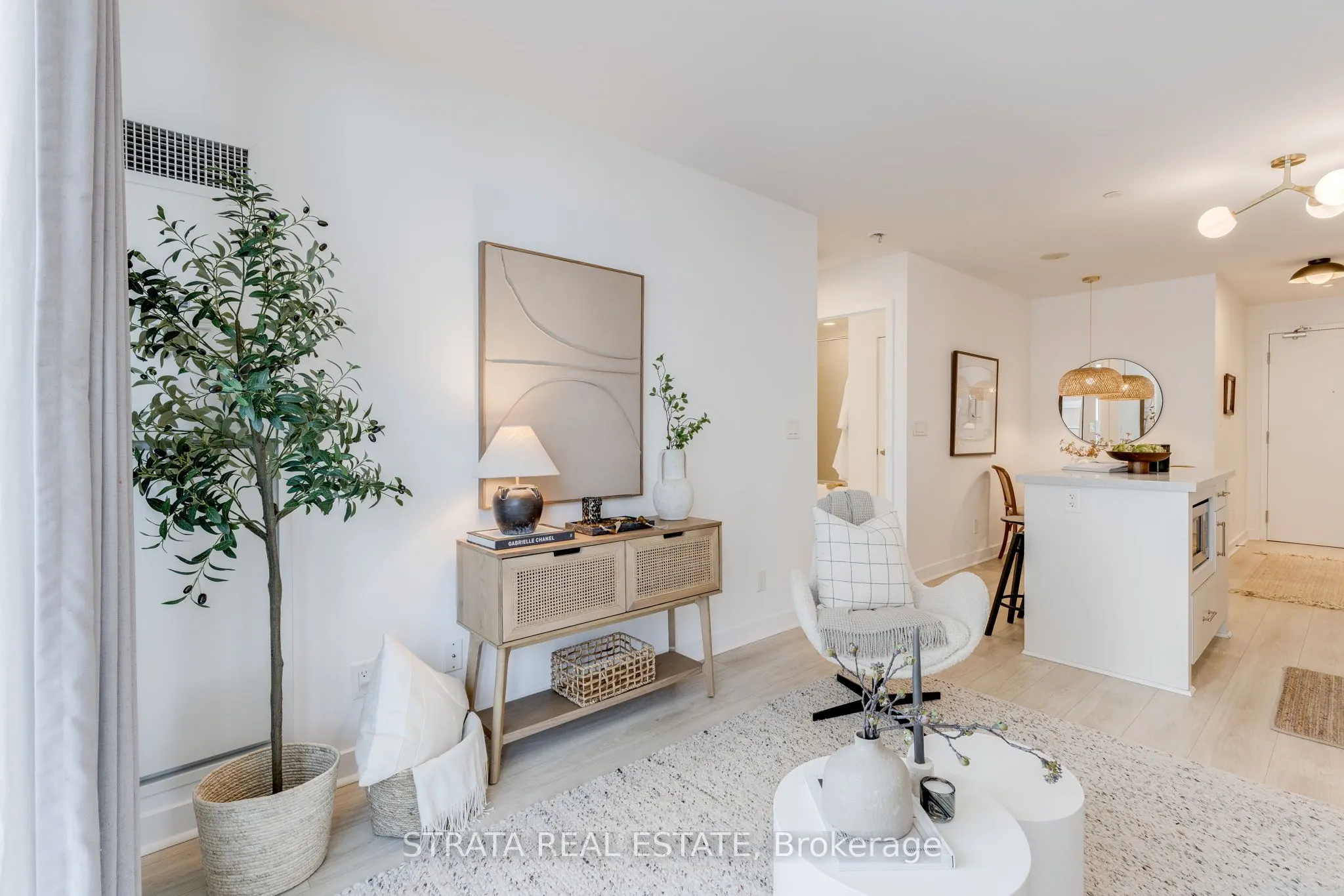 58 Orchard View Boulevard, #1006