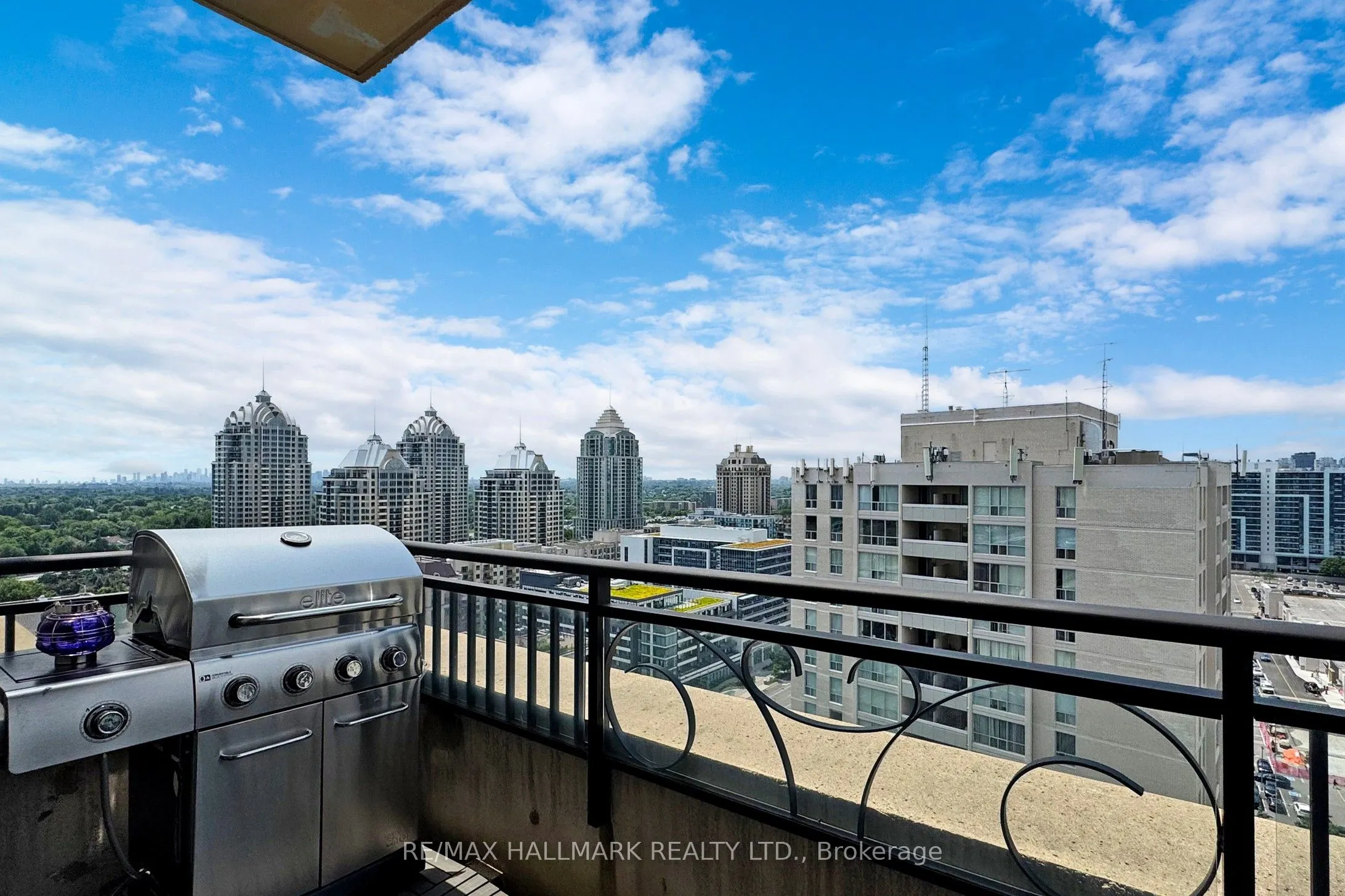 660 Sheppard Avenue E, #LPH05