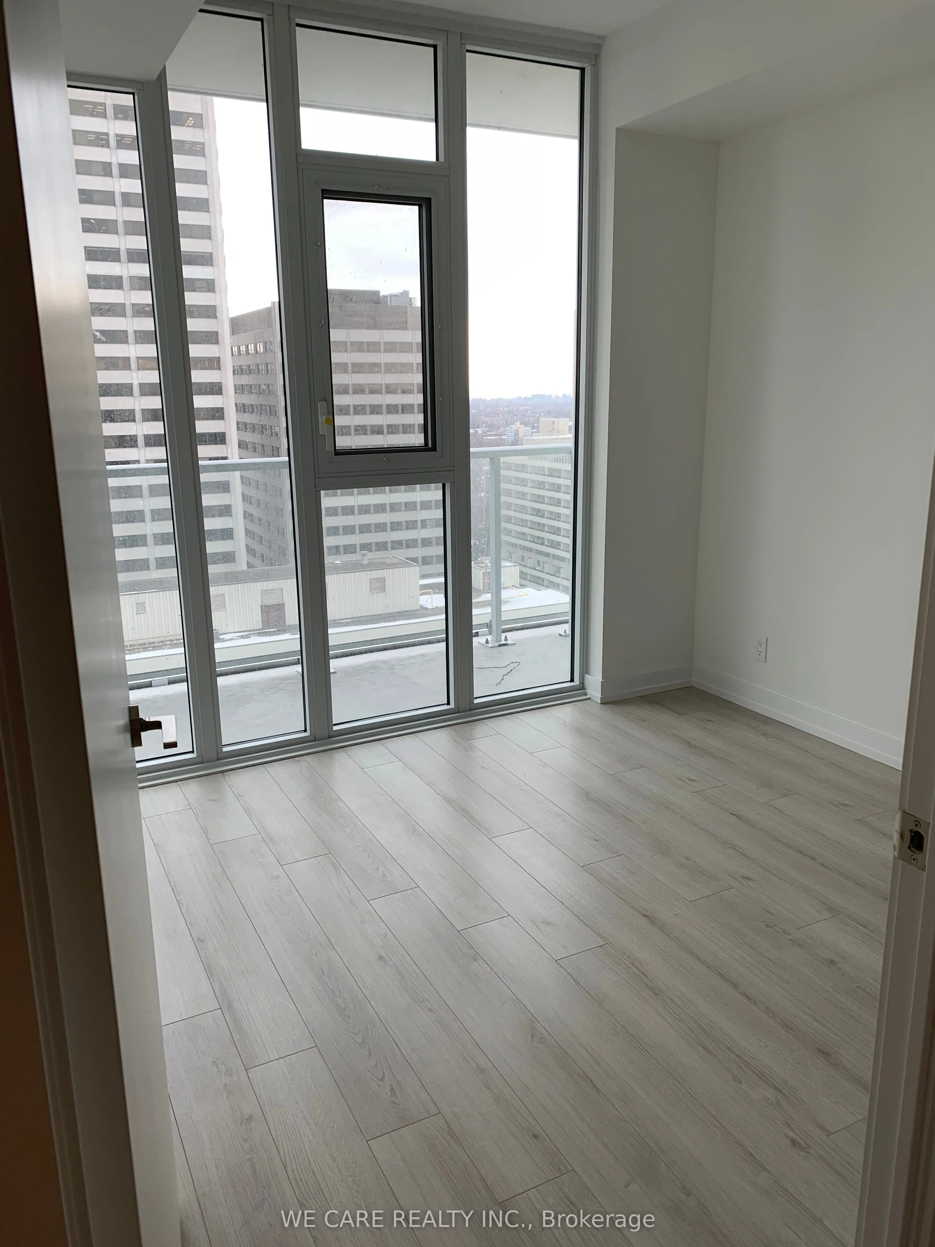 33 Helendale Avenue, #2208
