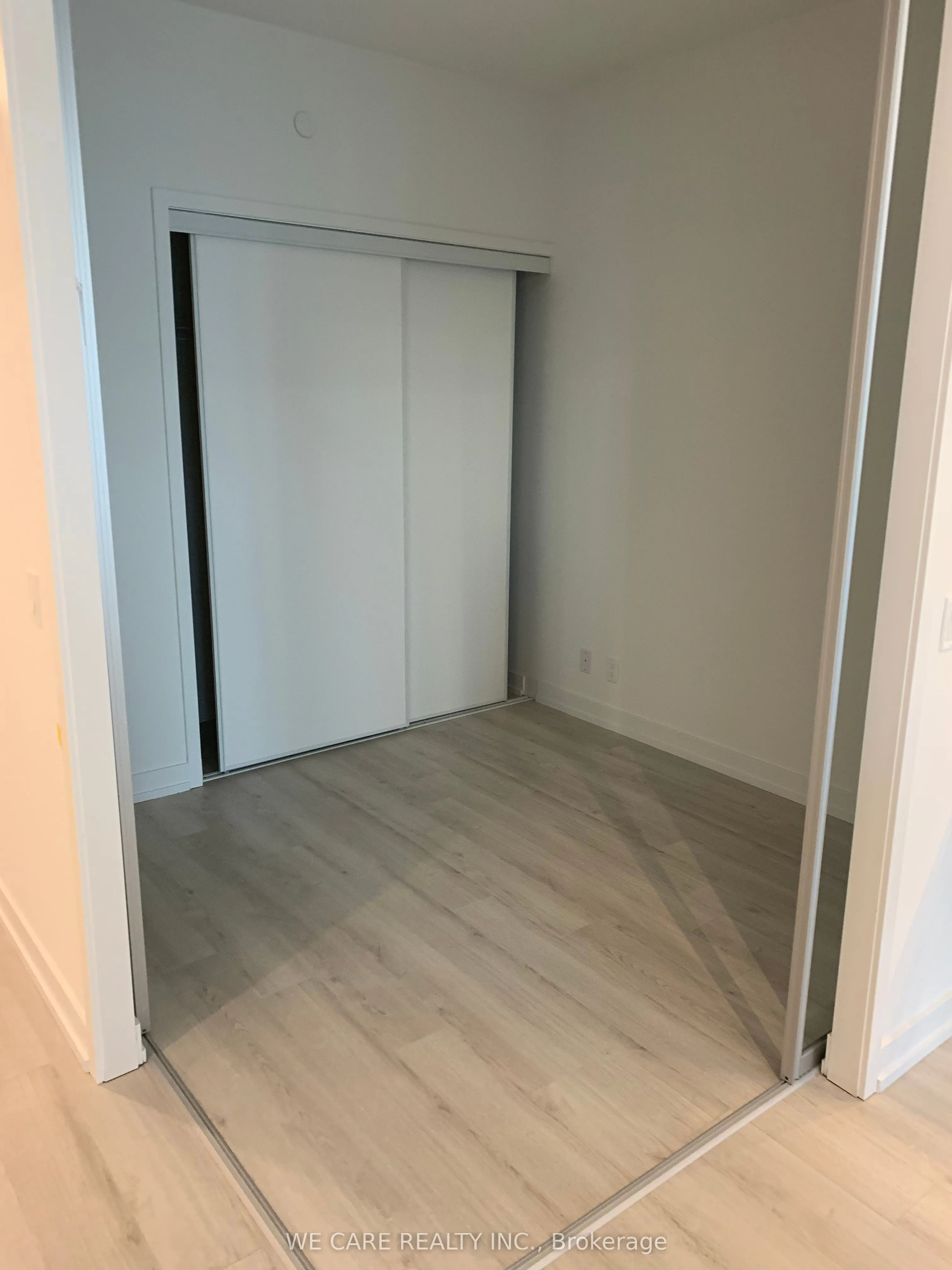 33 Helendale Avenue, #2208