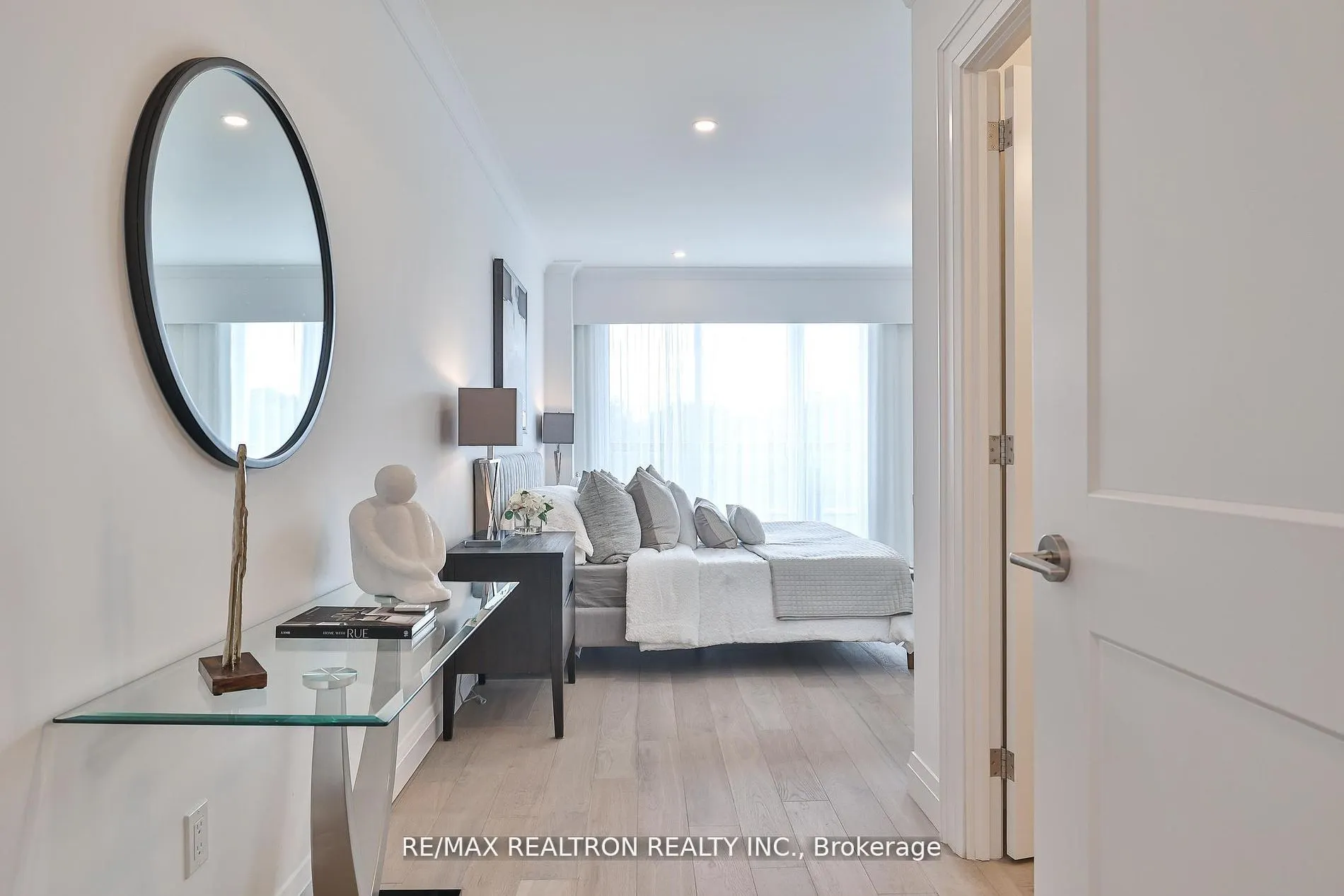 285 Avenue Road, #502