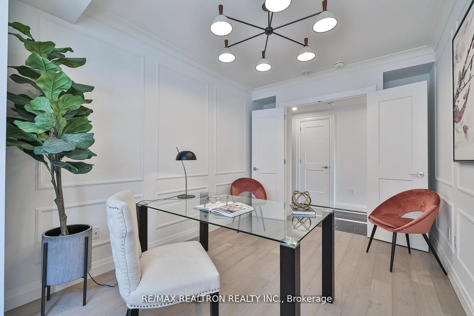 285 Avenue Road, #502
