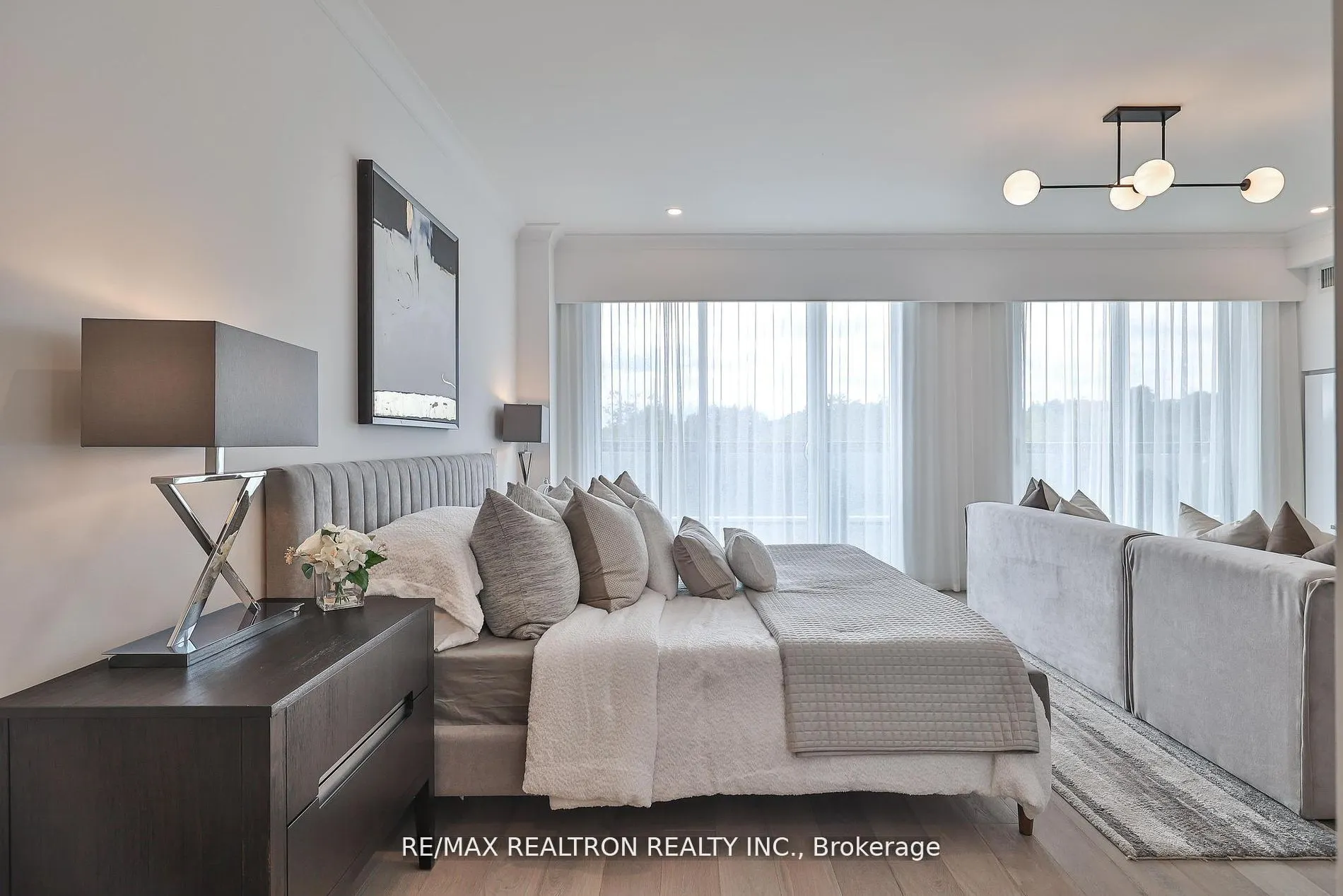 285 Avenue Road, #502