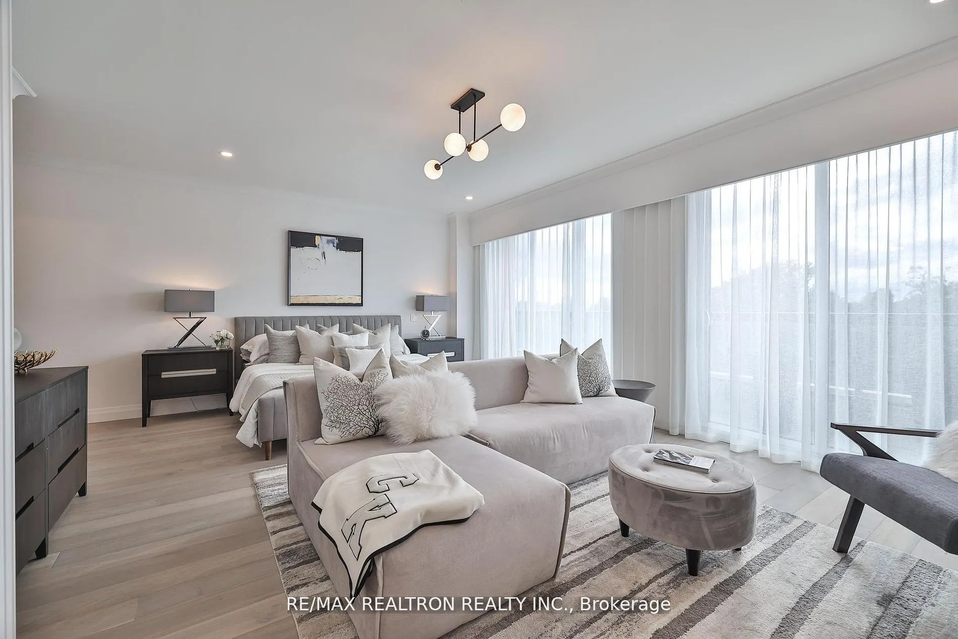 285 Avenue Road, #502