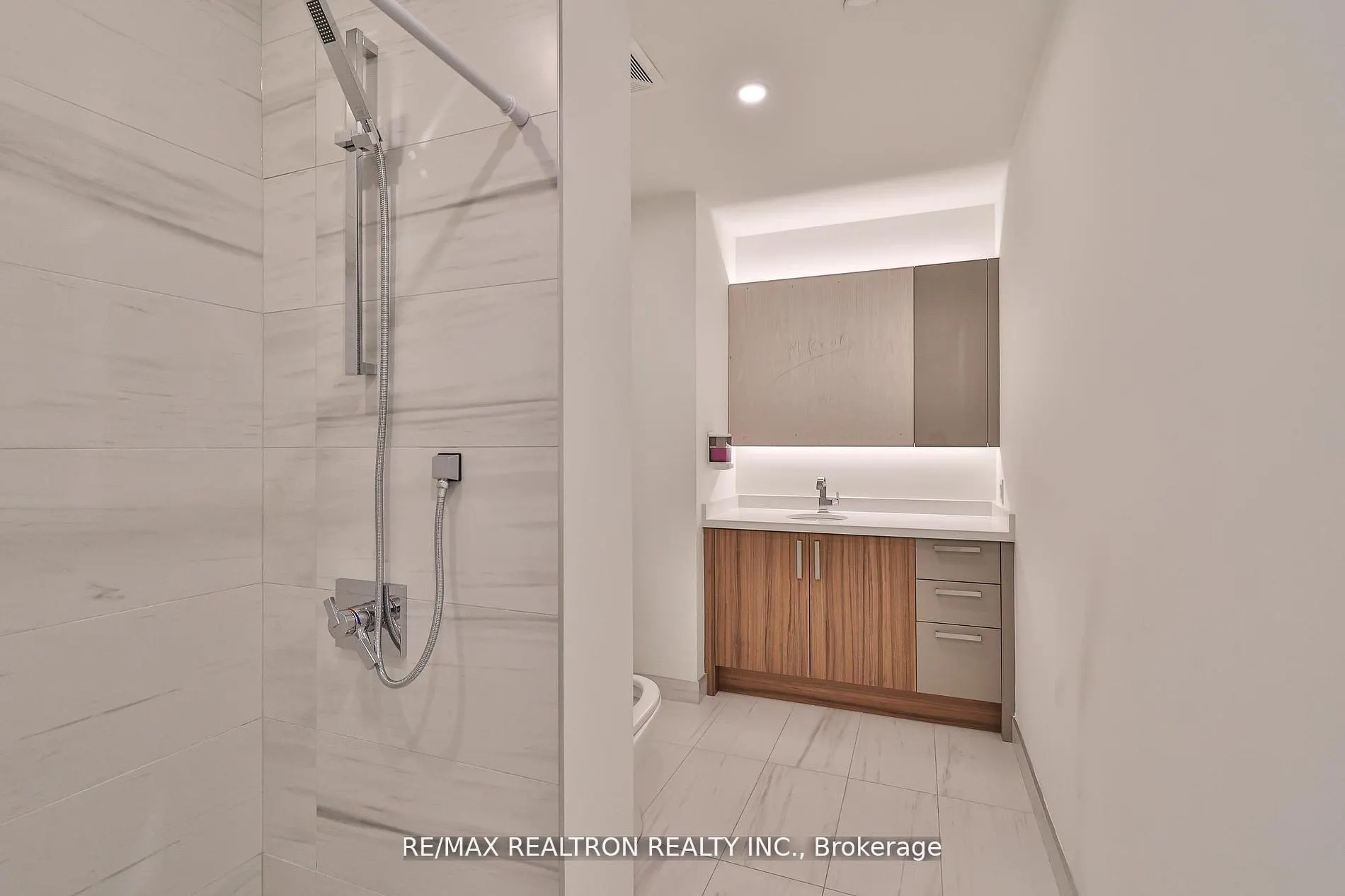 285 Avenue Road, #502