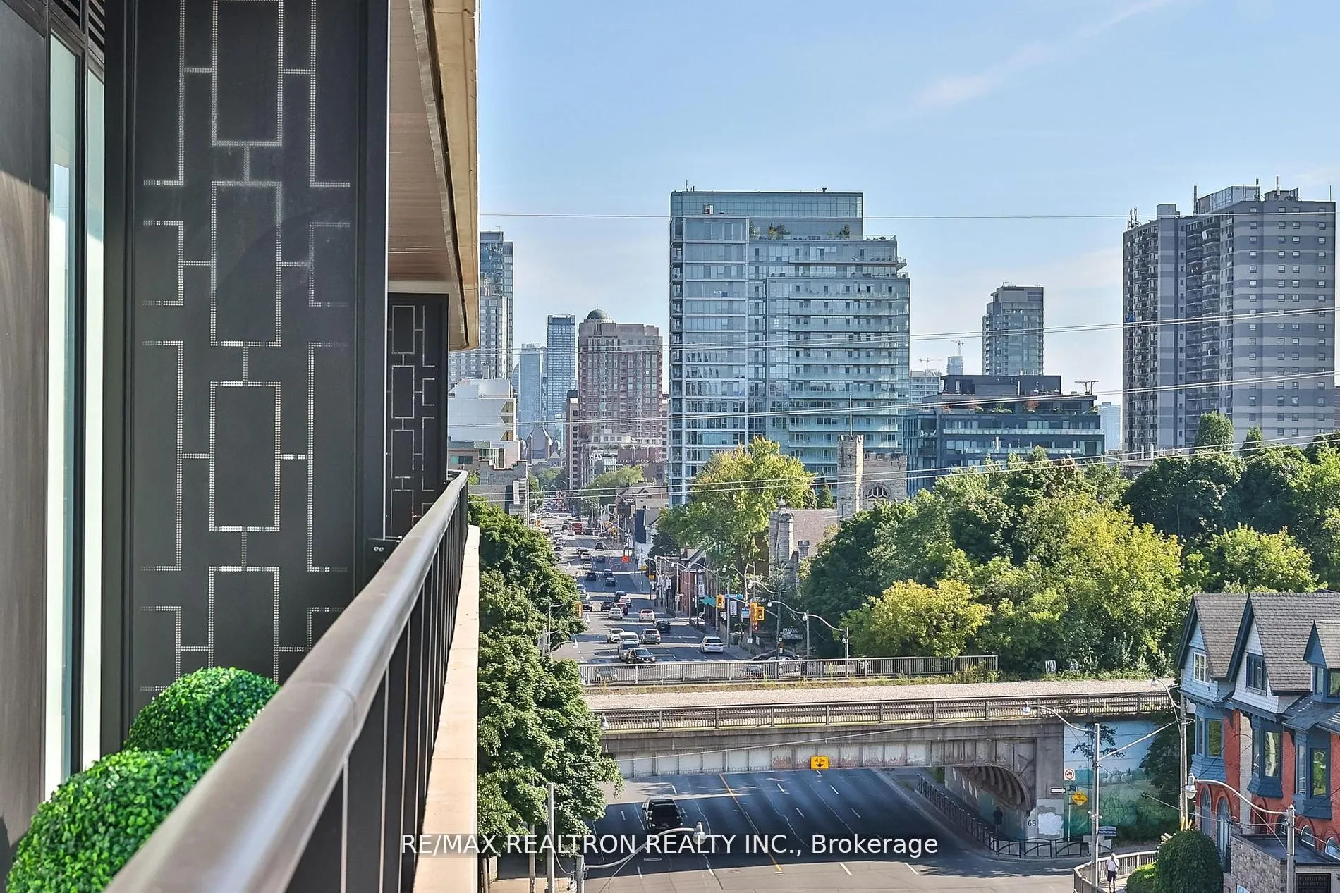 285 Avenue Road, #502