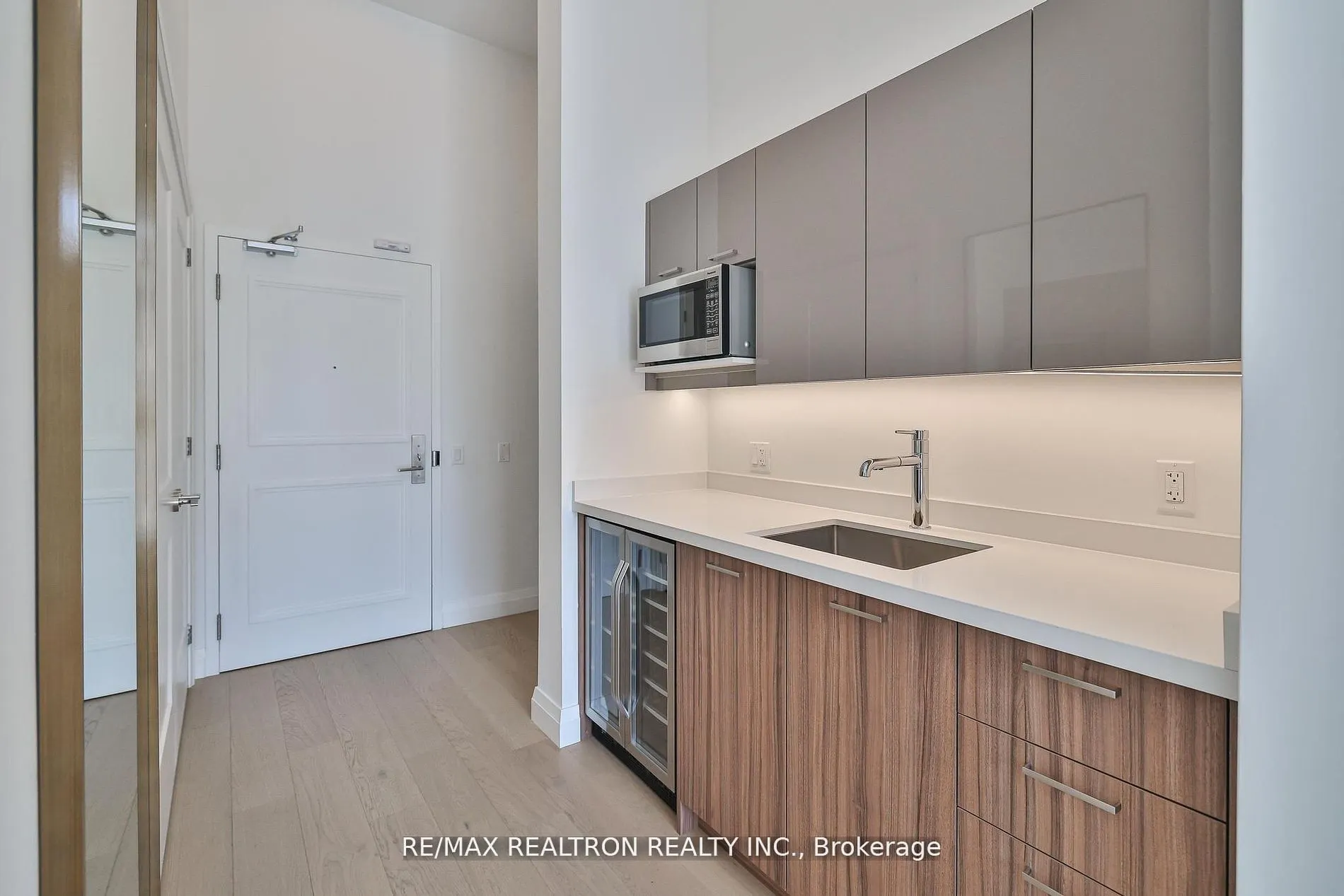 285 Avenue Road, #502