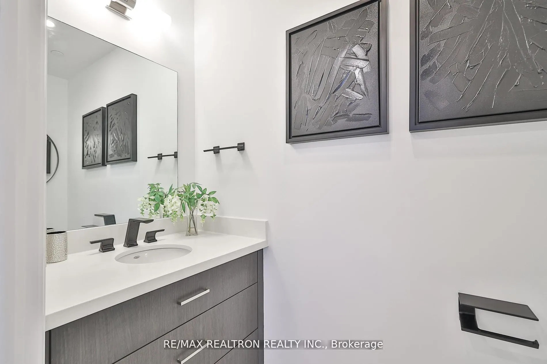 285 Avenue Road, #502