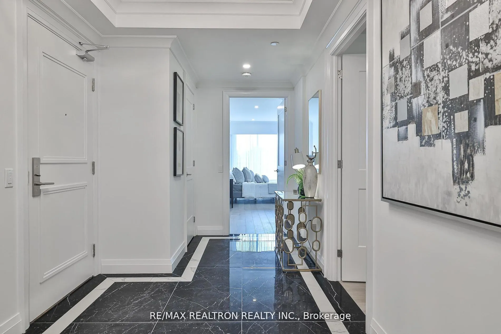285 Avenue Road, #502