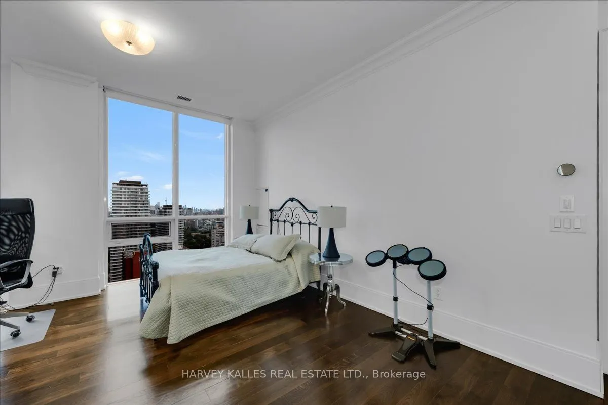 70 Roehampton Avenue, #PH15