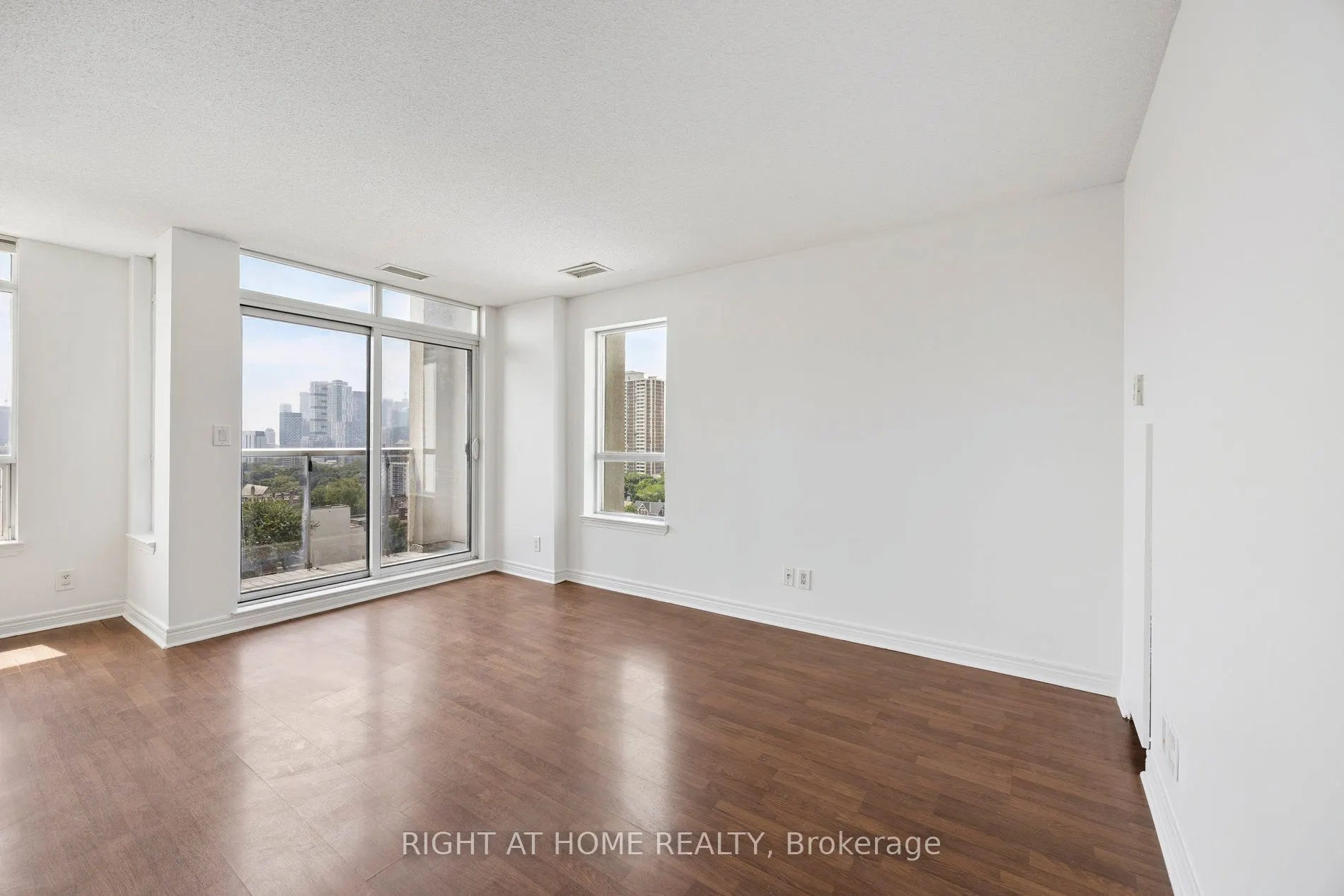 225 Wellesley Street E, #1203