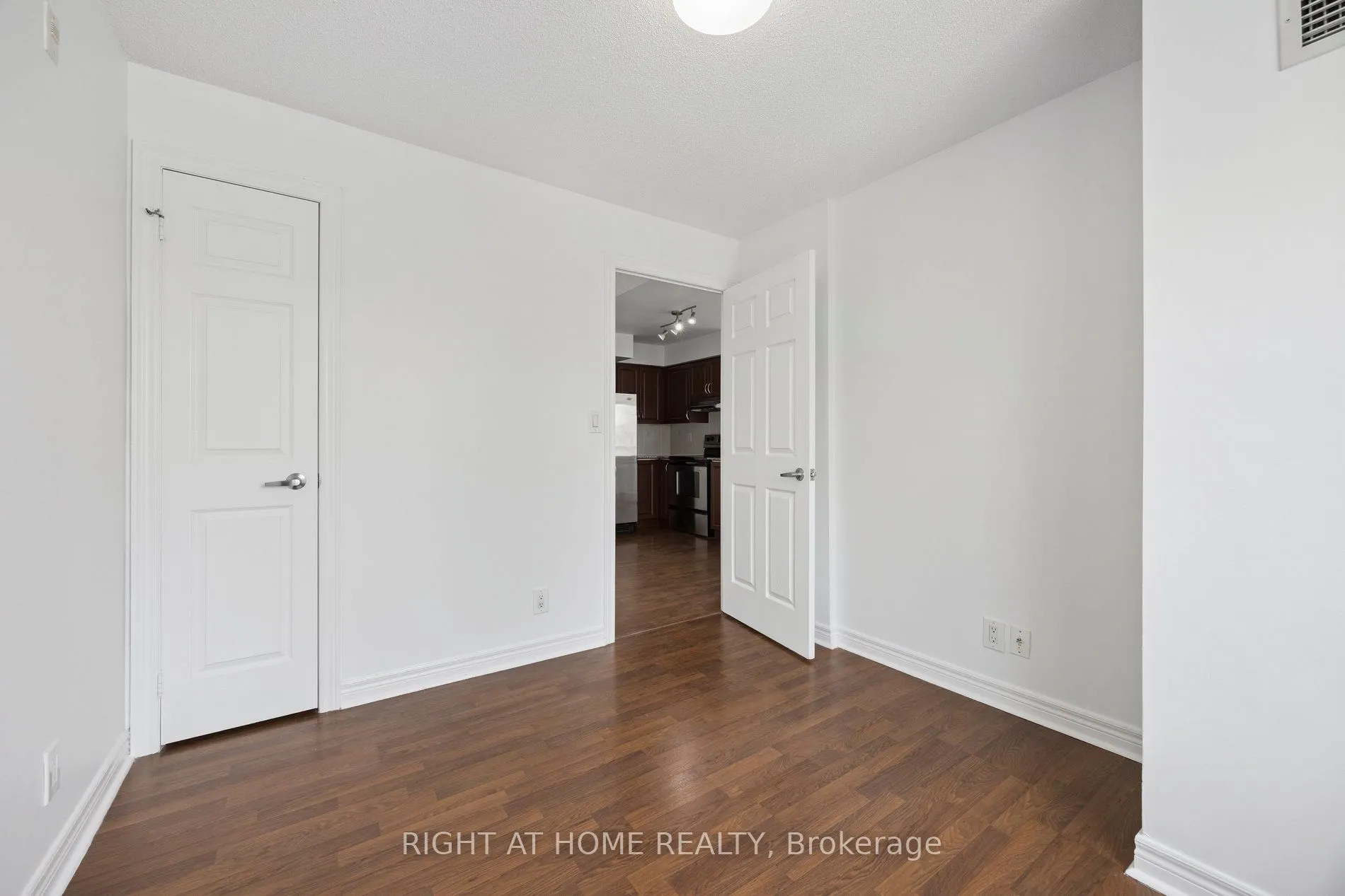 225 Wellesley Street E, #1203