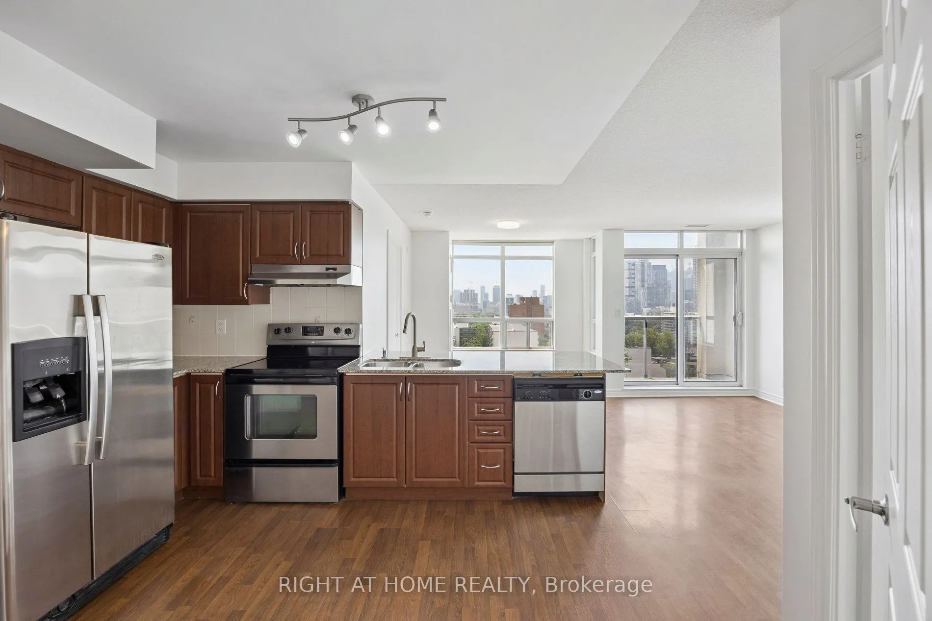 225 Wellesley Street E, #1203