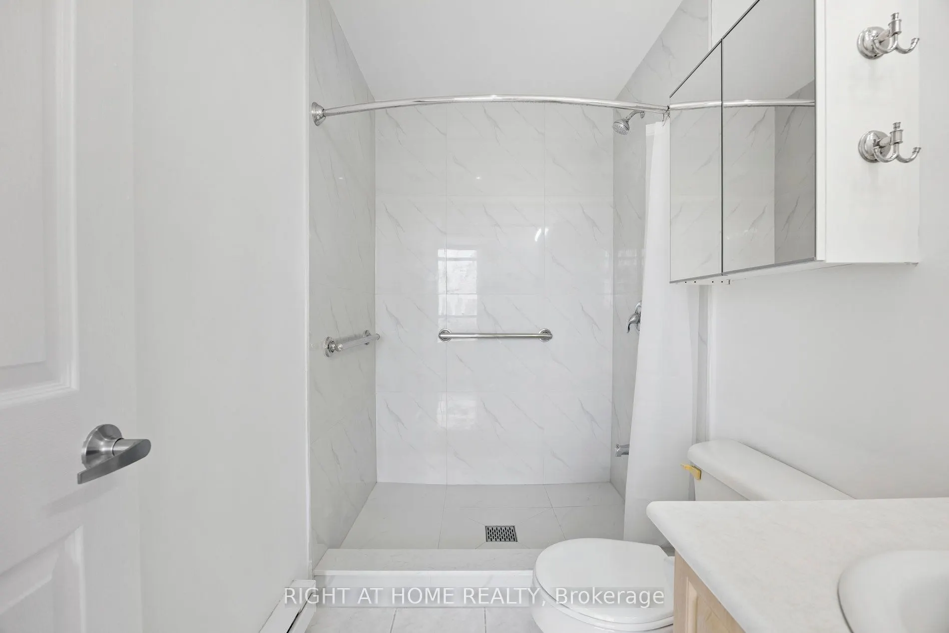 225 Wellesley Street E, #1203