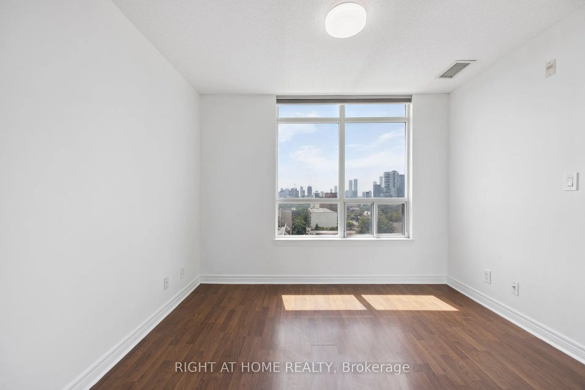 225 Wellesley Street E, #1203