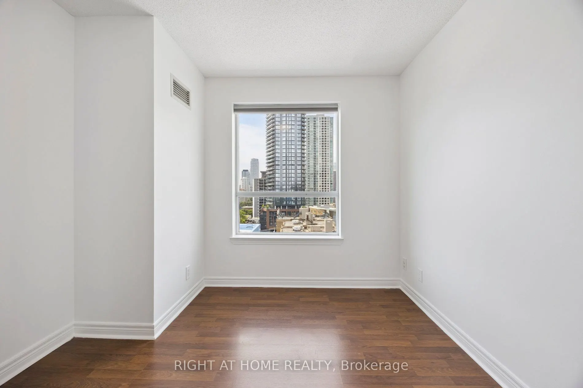 225 Wellesley Street E, #1203