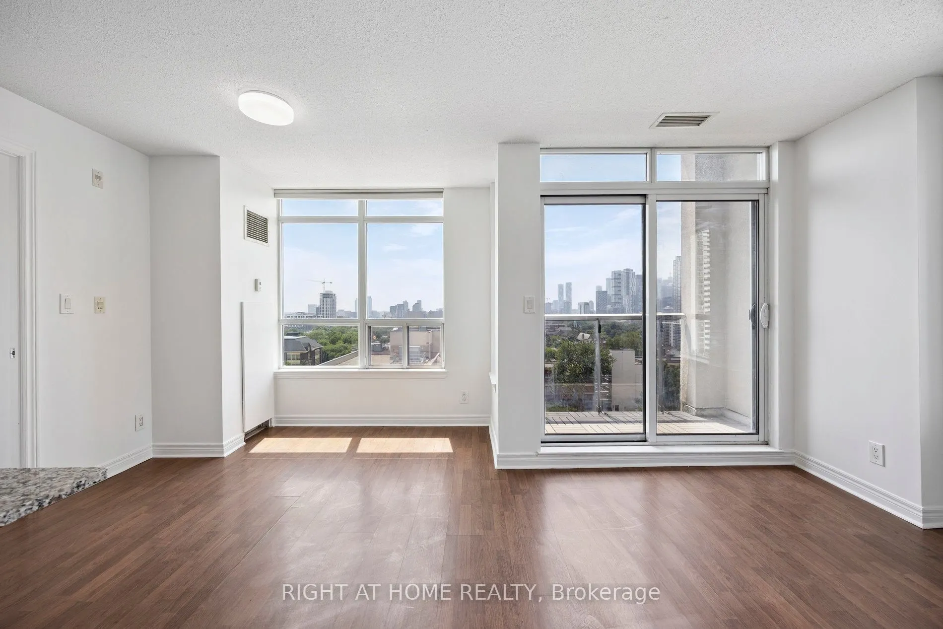 225 Wellesley Street E, #1203