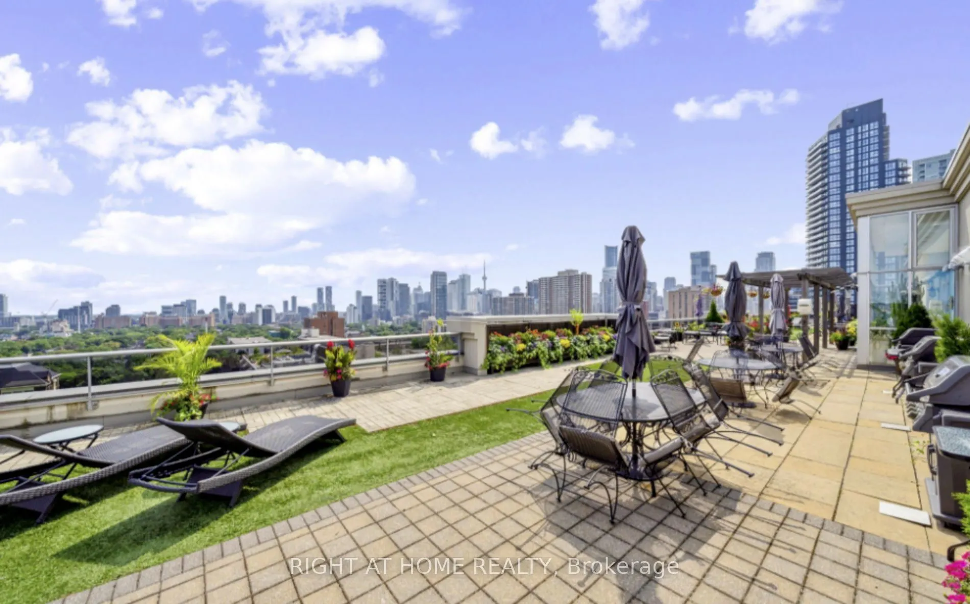 225 Wellesley Street E, #1203