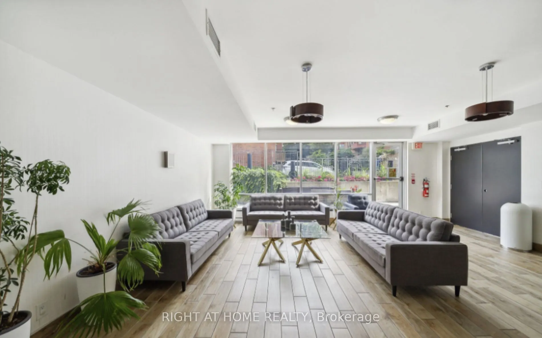 225 Wellesley Street E, #1203