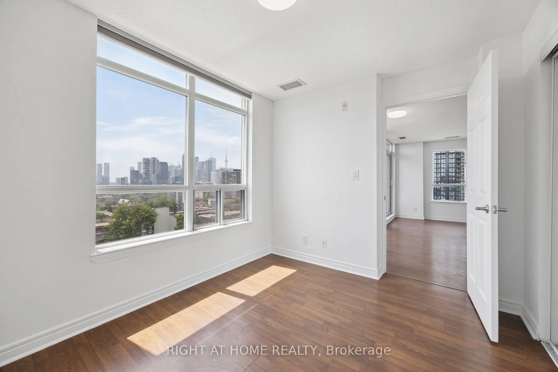 225 Wellesley Street E, #1203